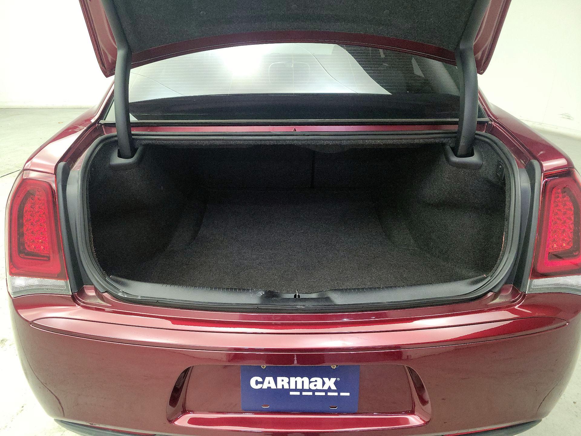 Thumbnail: 2019 Chrysler 300 - 20