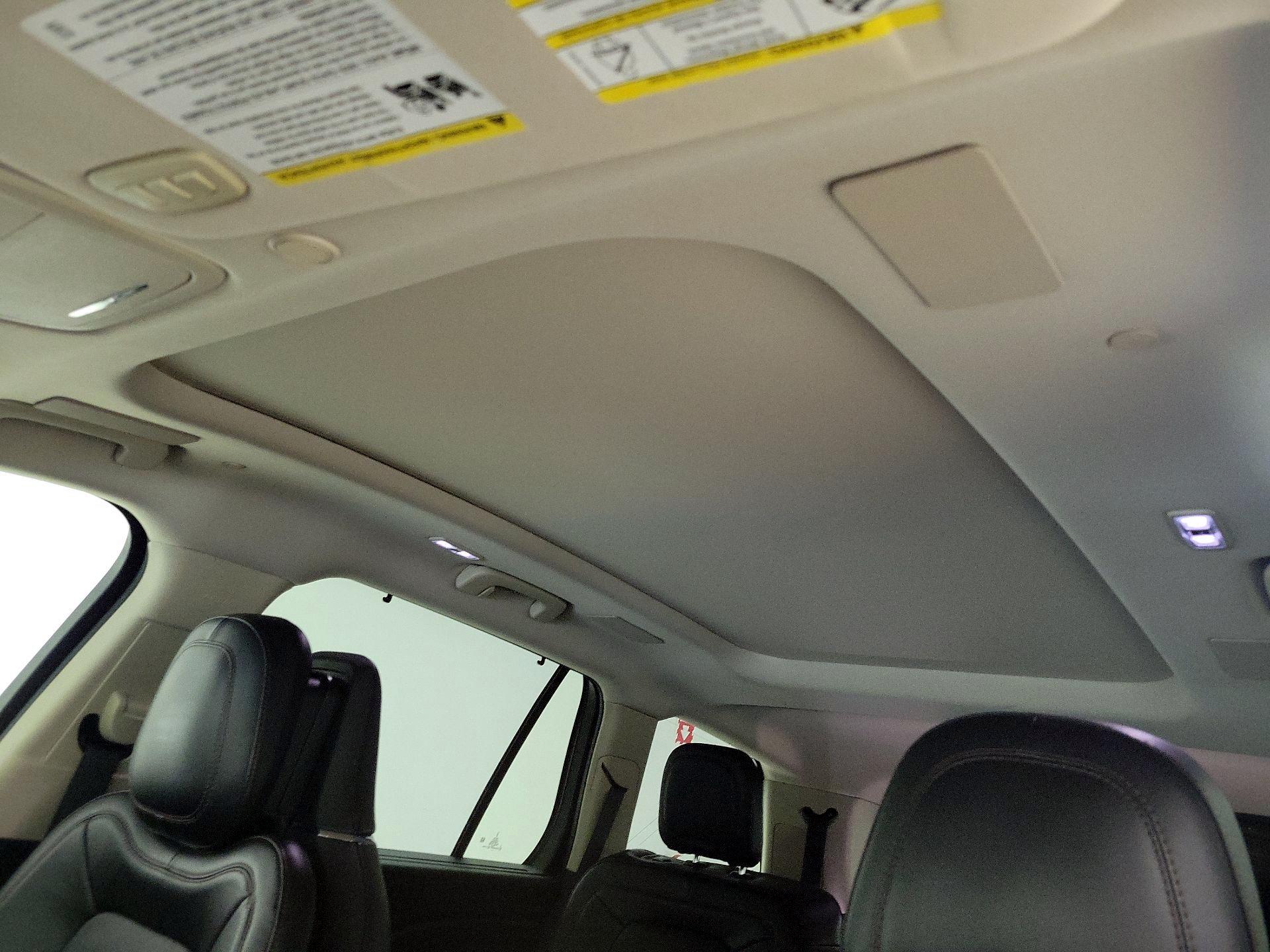 Thumbnail: 2020 Lincoln Aviator - 19