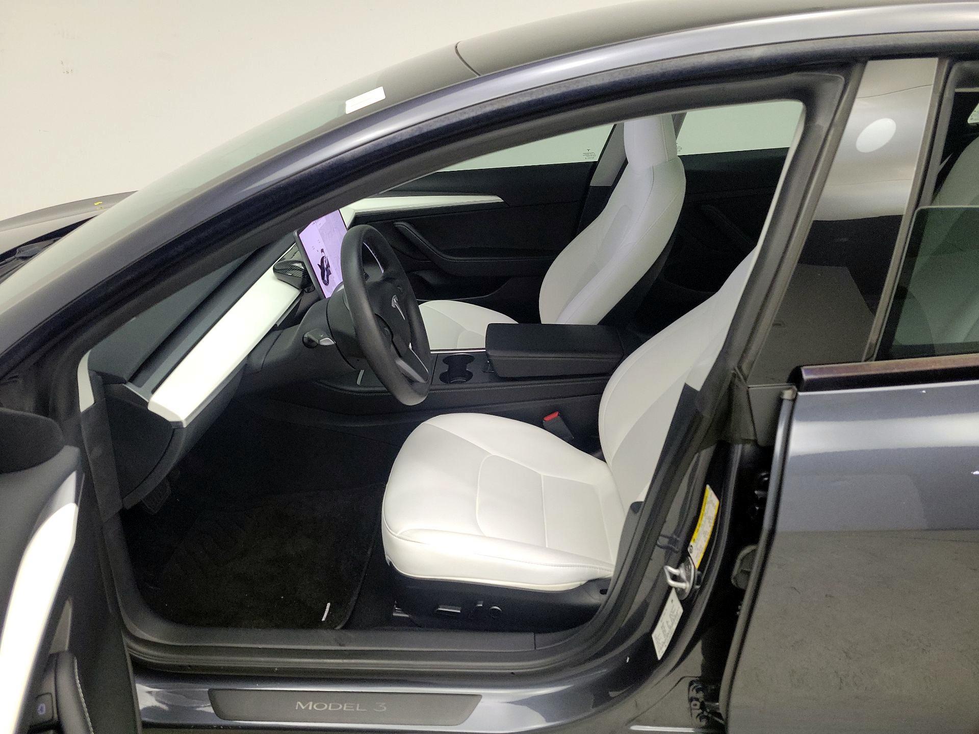 Thumbnail: 2023 Tesla Model 3 - 11