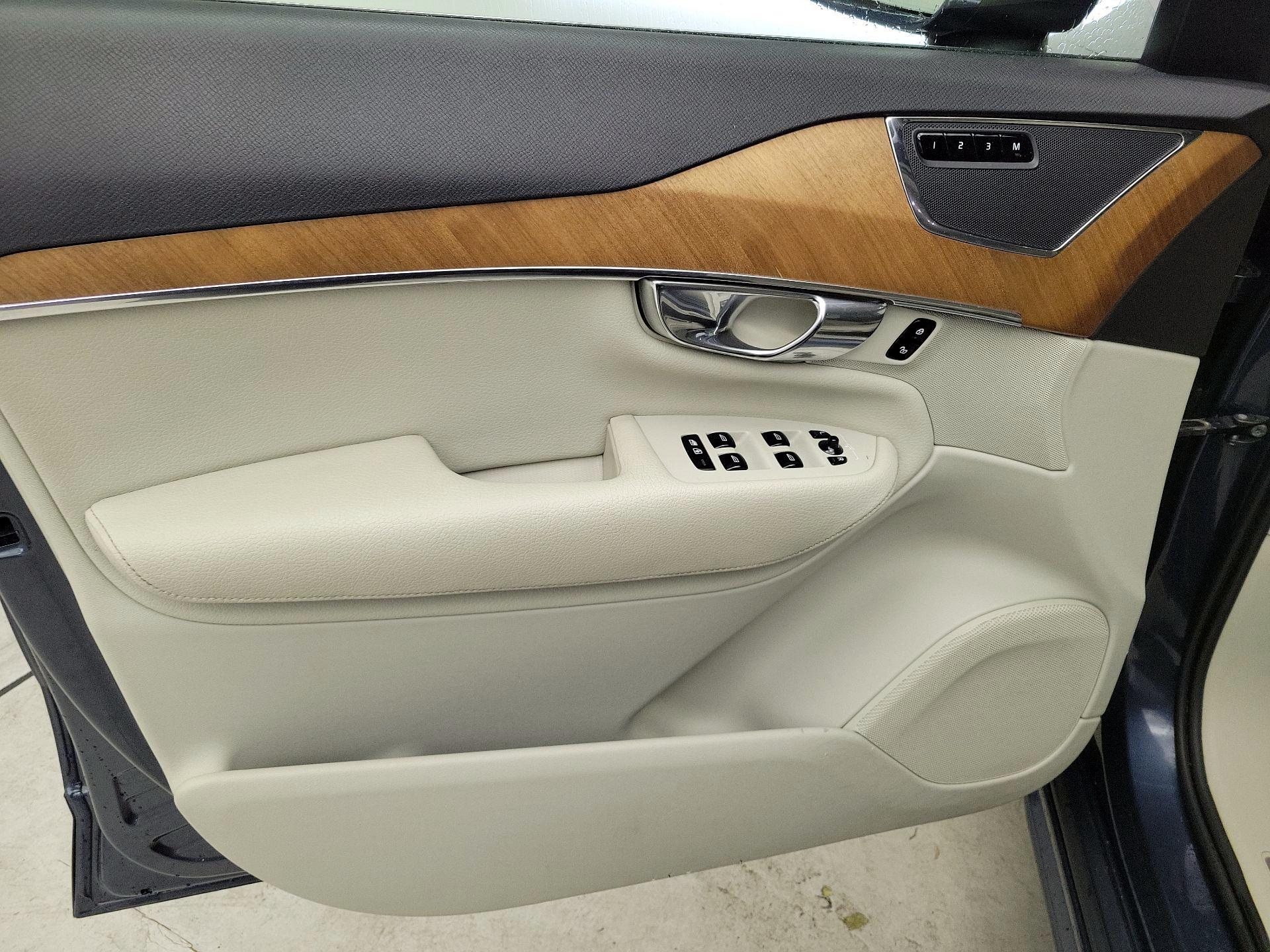 Thumbnail: 2021 Volvo XC90 - 12