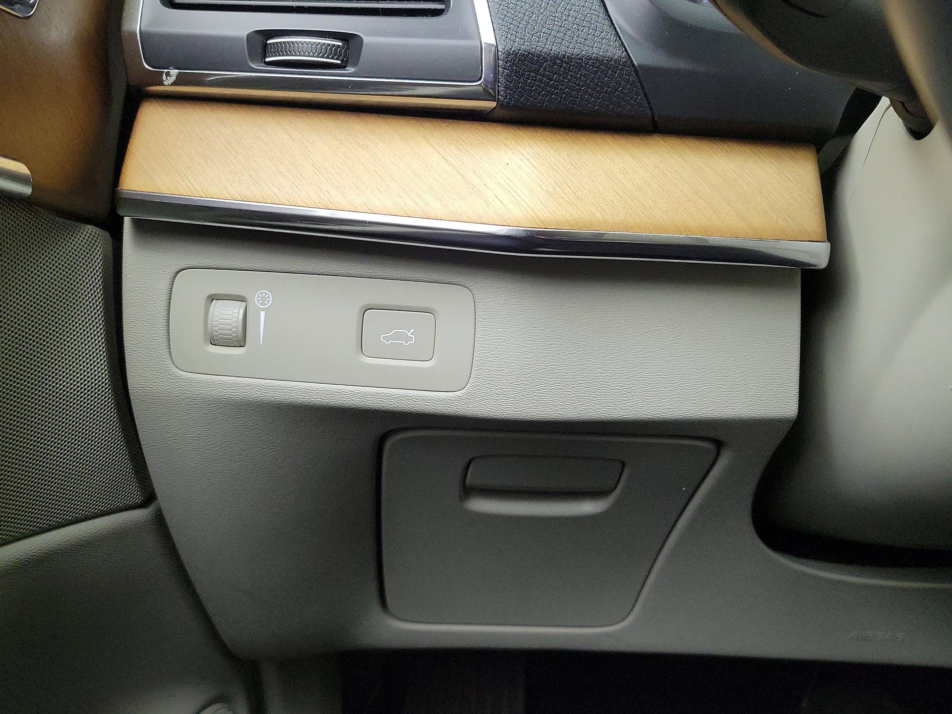 Thumbnail: 2021 Volvo XC90 - 13