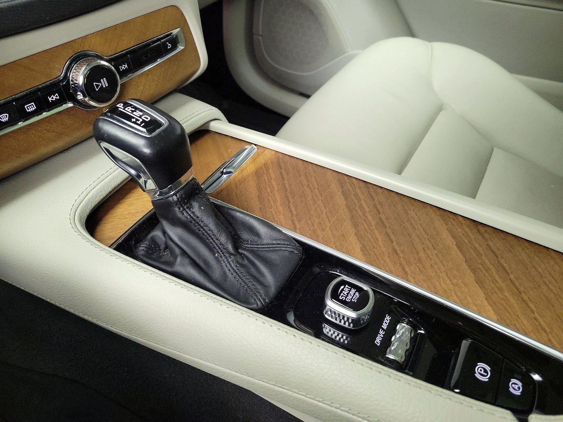 Thumbnail: 2021 Volvo XC90 - 17