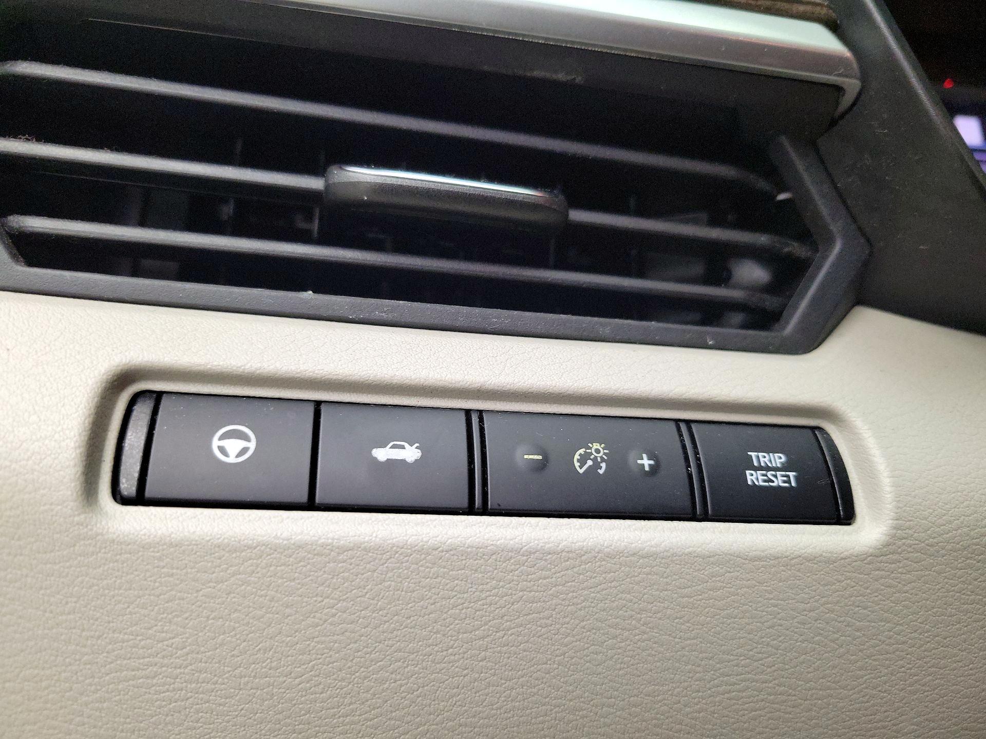 Thumbnail: 2020 Nissan Altima - 13