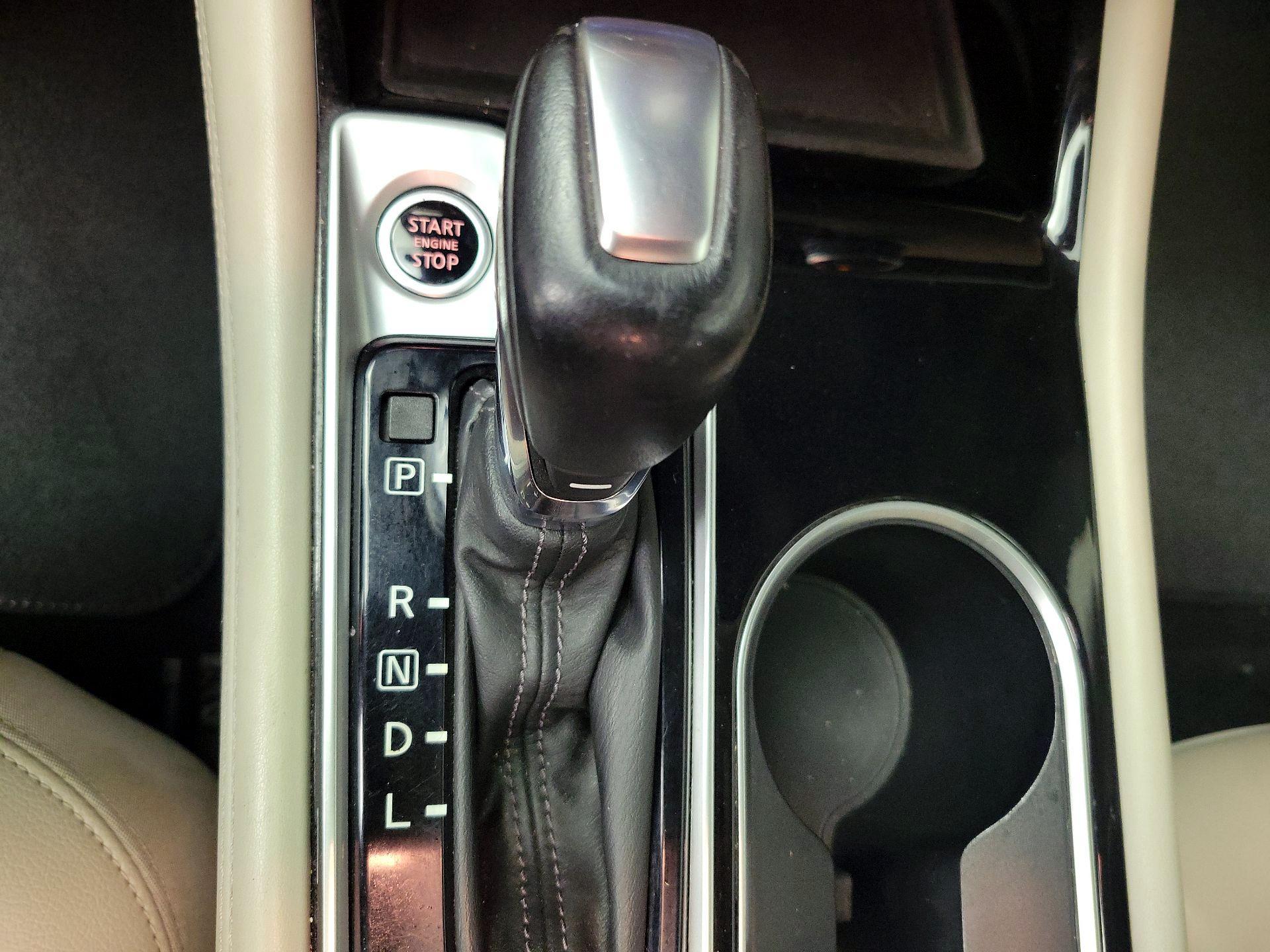 Thumbnail: 2020 Nissan Altima - 18