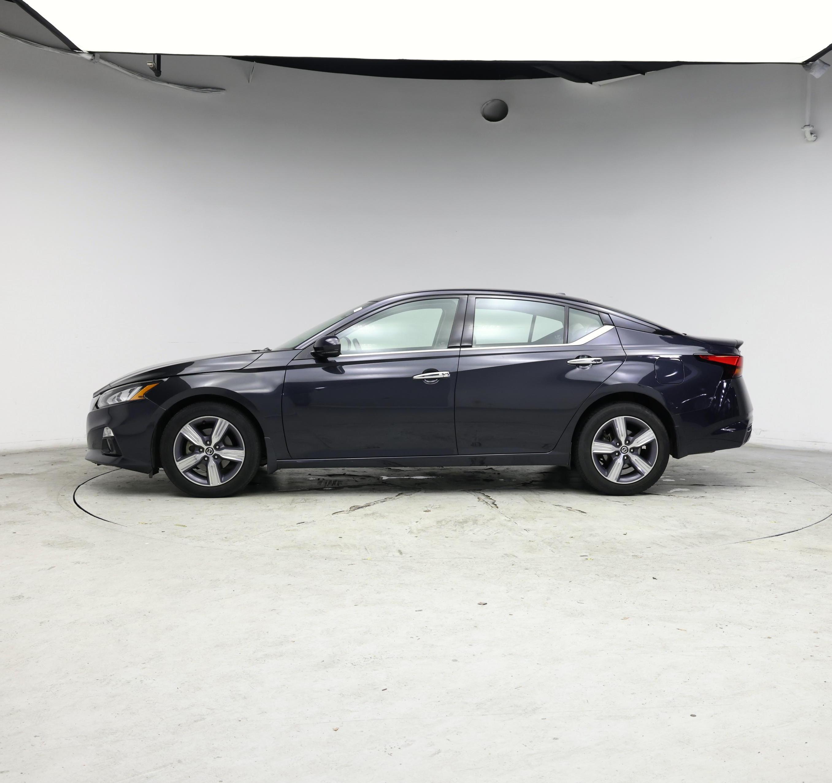 Thumbnail: 2020 Nissan Altima - 3