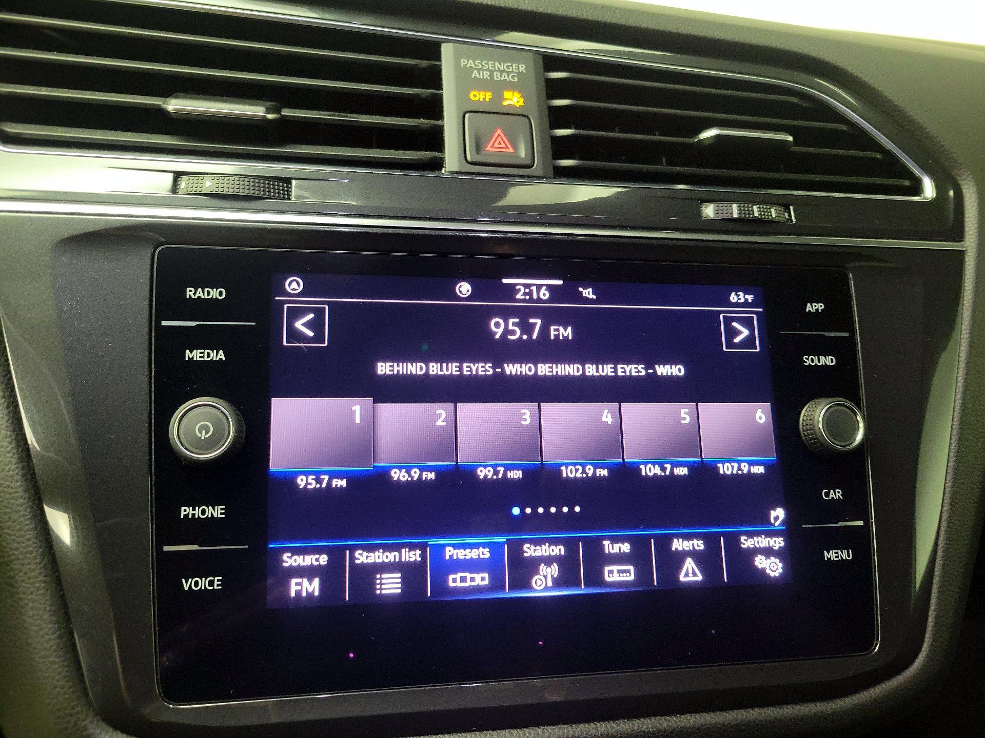 Thumbnail: 2022 Volkswagen Tiguan - 15