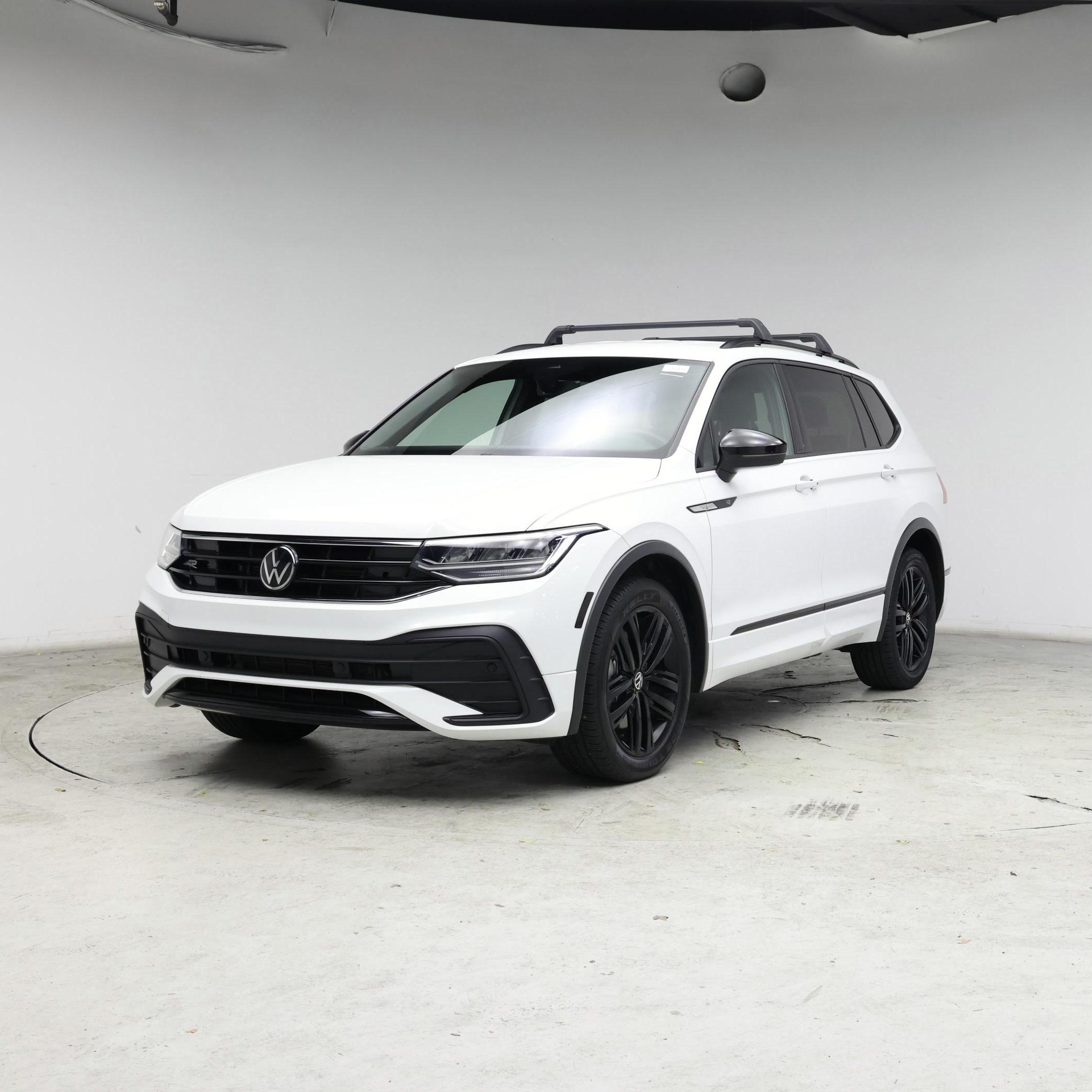 Thumbnail: 2022 Volkswagen Tiguan - 4