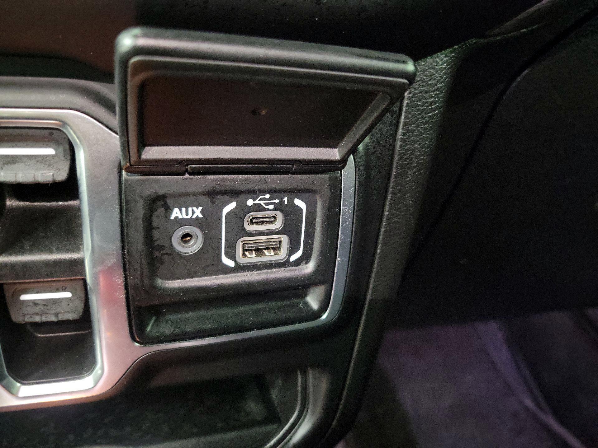 Thumbnail: 2021 Jeep Wrangler - 19