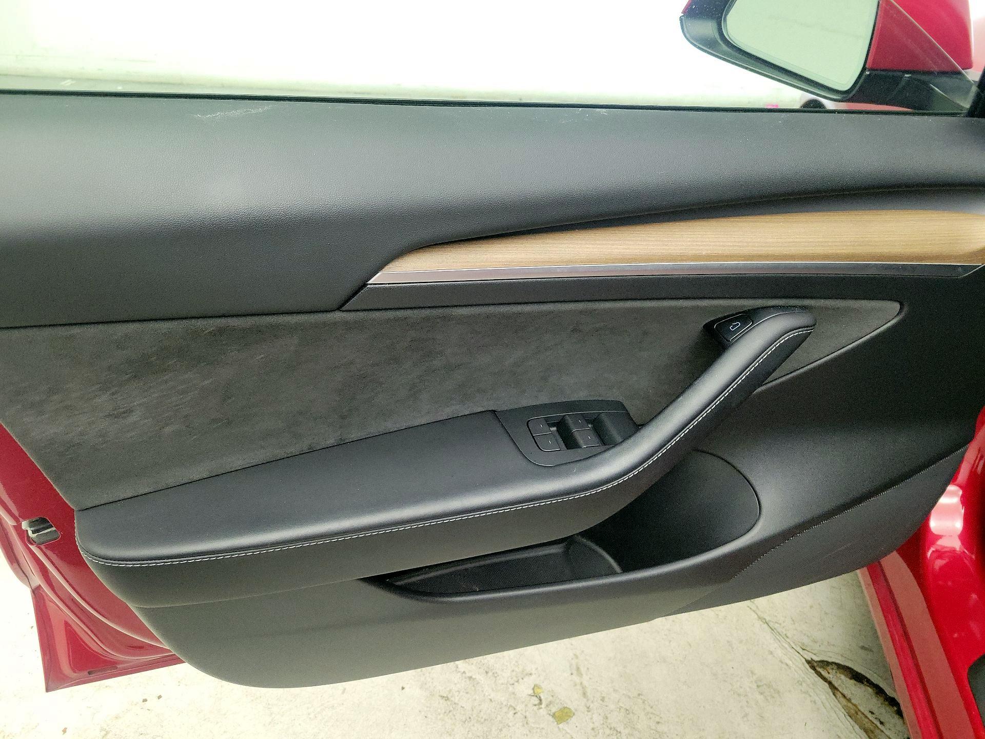 Thumbnail: 2021 Tesla Model 3 - 12