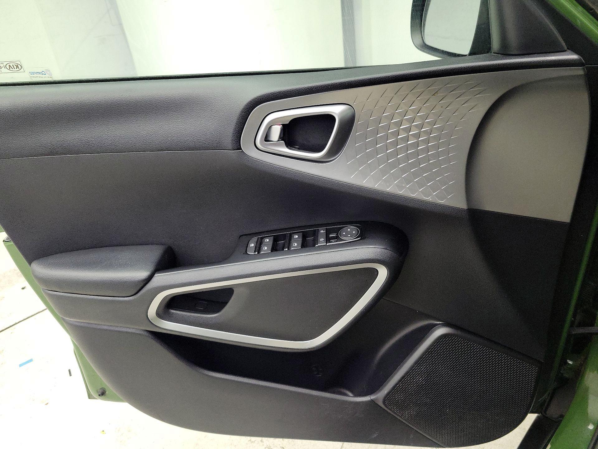 Thumbnail: 2020 Kia Soul - 12