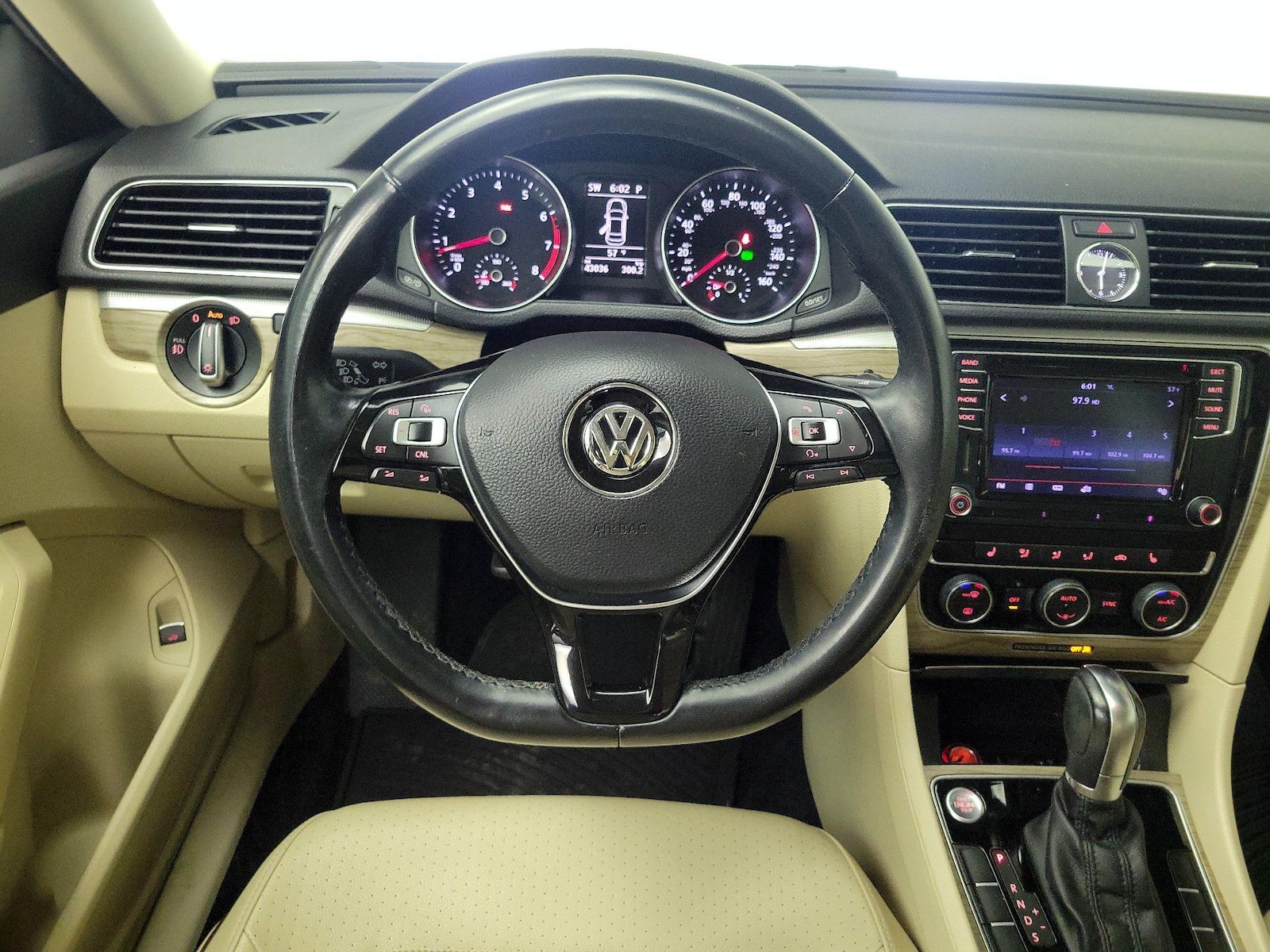 2017 Volkswagen Passat SE - Photo 11
