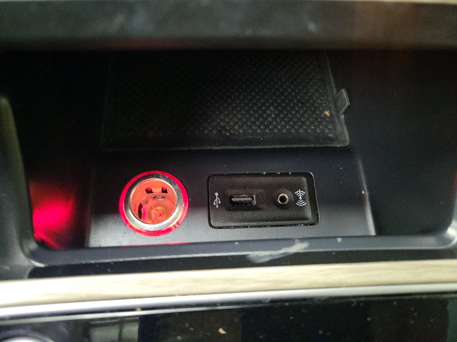 Thumbnail: 2017 Volkswagen Passat - 18