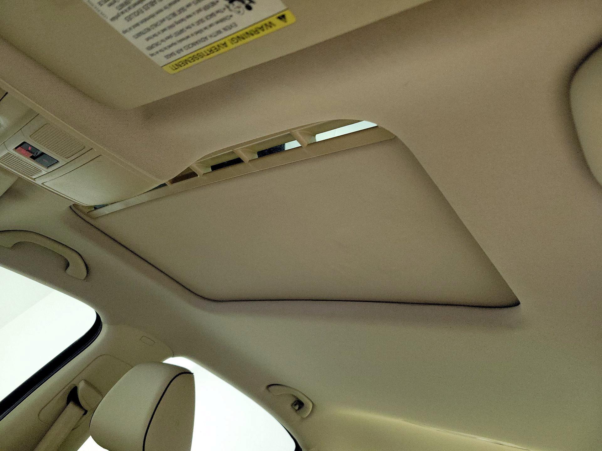 Thumbnail: 2017 Volkswagen Passat - 19