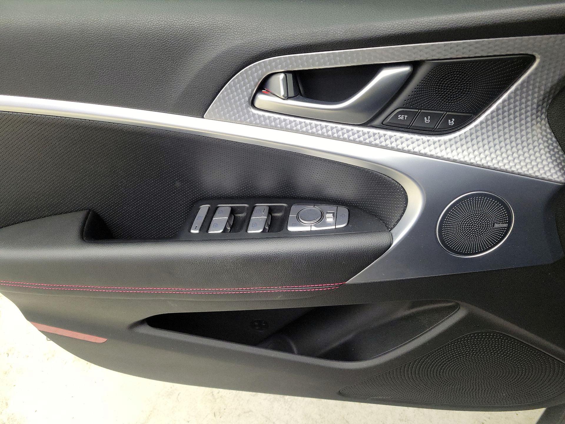 Thumbnail: 2023 Genesis G70 - 12