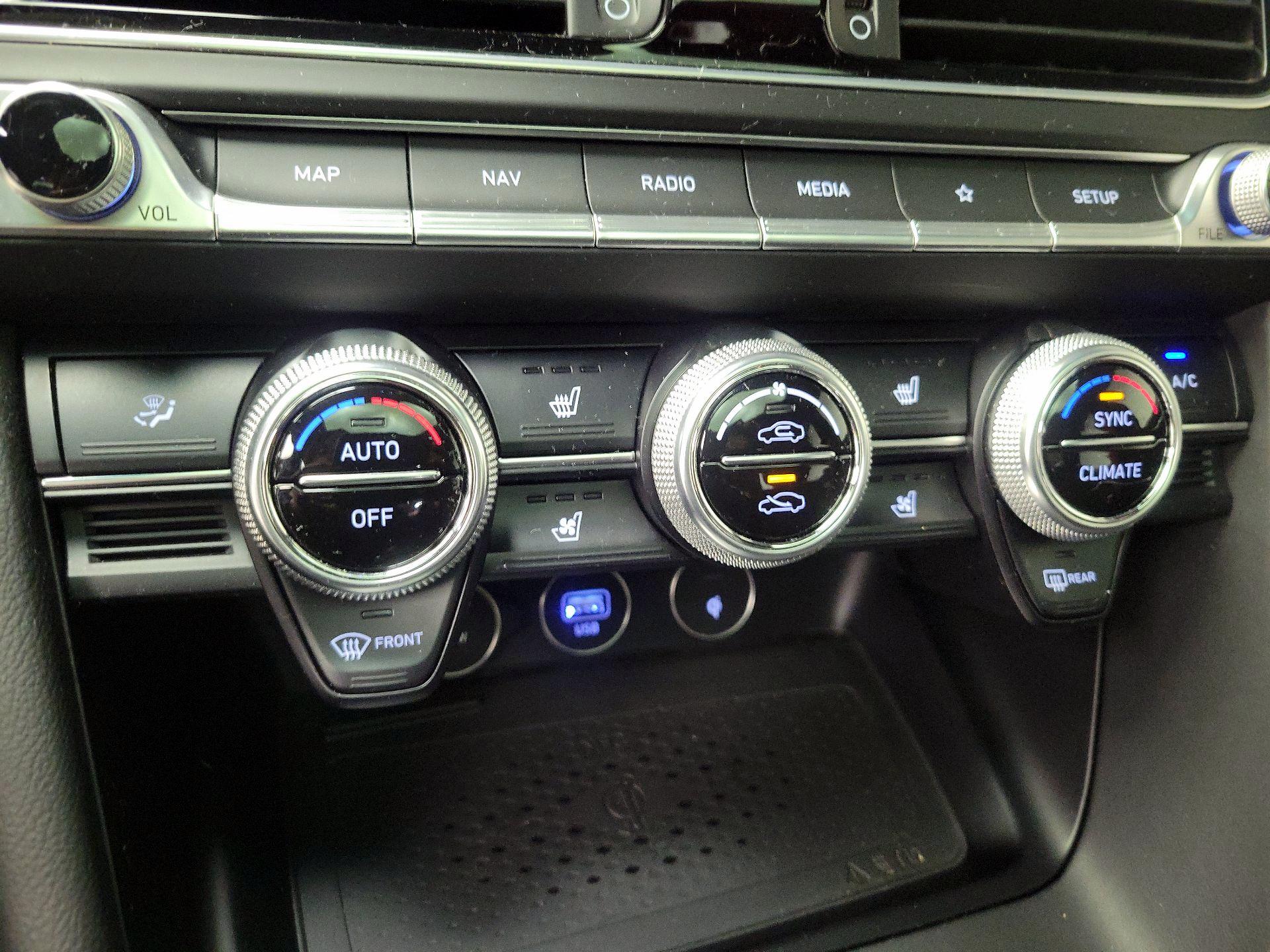 Thumbnail: 2023 Genesis G70 - 17