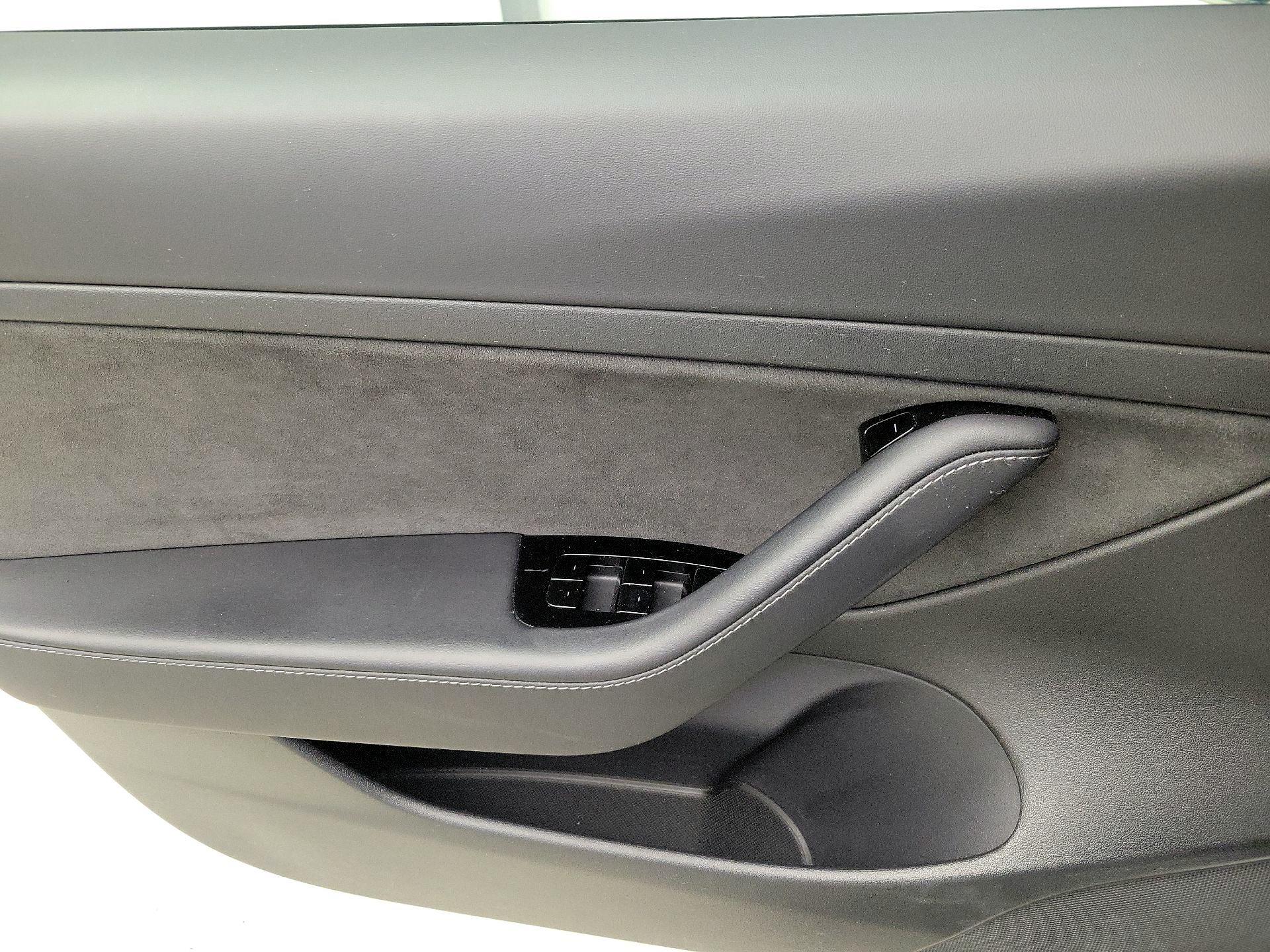 Thumbnail: 2020 Tesla Model 3 - 12