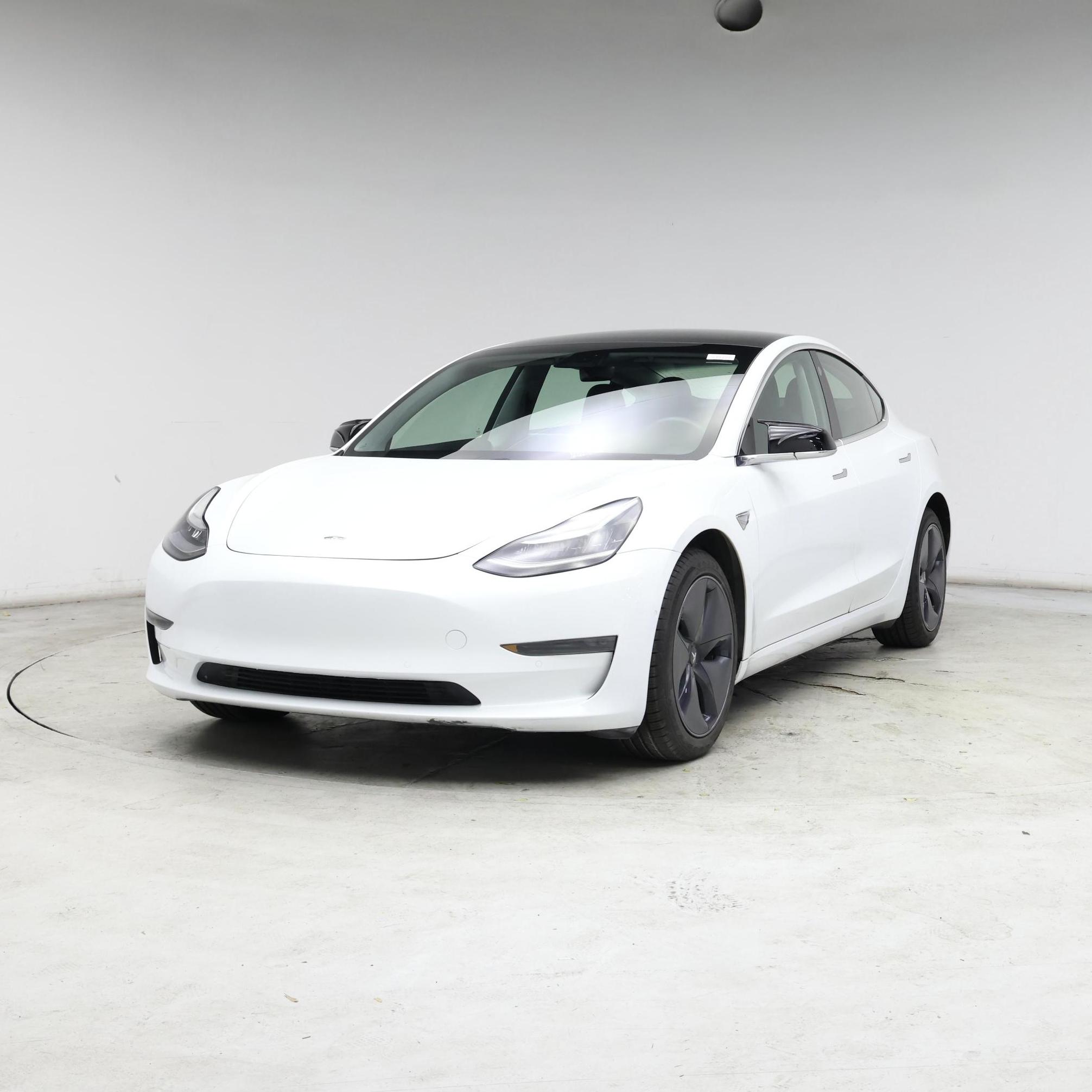 Thumbnail: 2020 Tesla Model 3 - 4