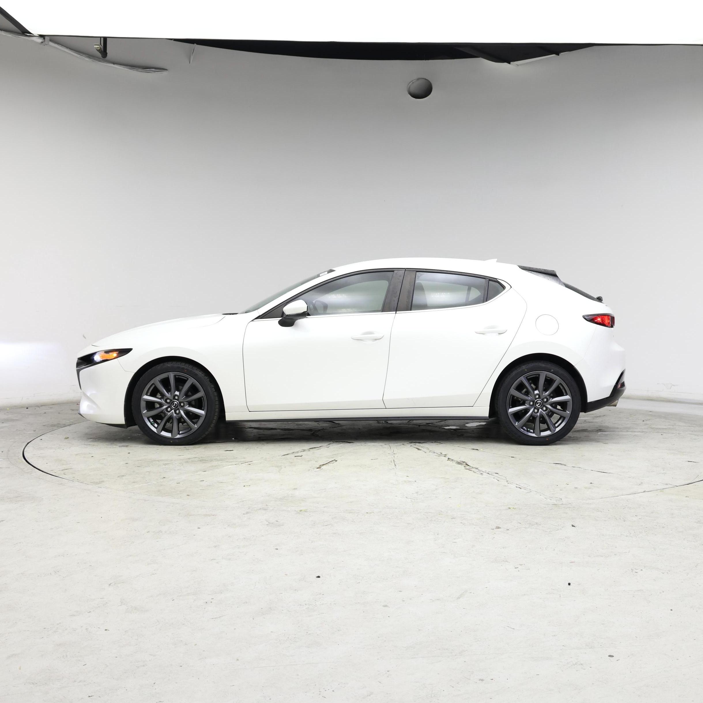 Thumbnail: 2020 Mazda Mazda3 - 3