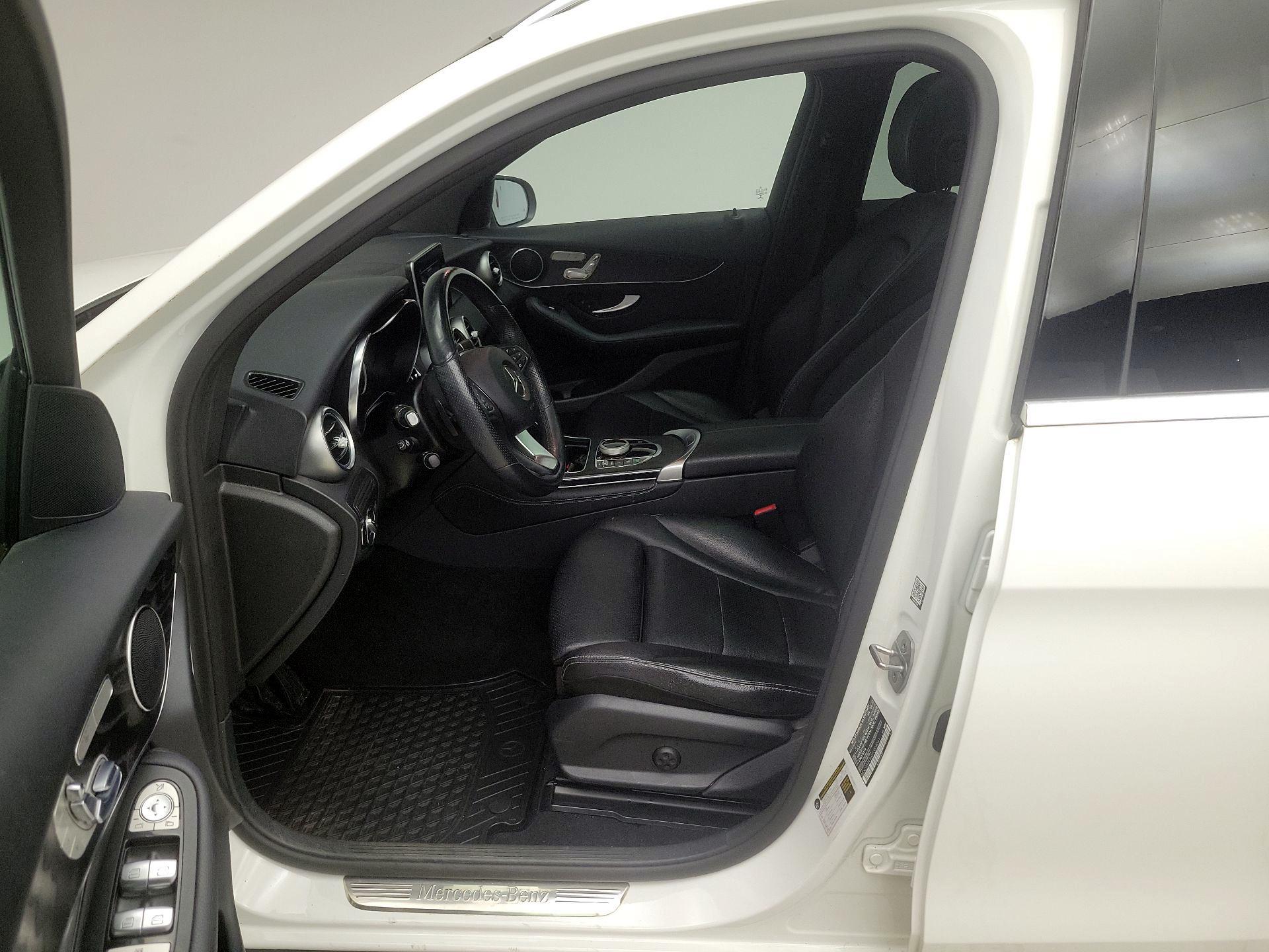 Thumbnail: 2017 Mercedes-Benz GLC - 11