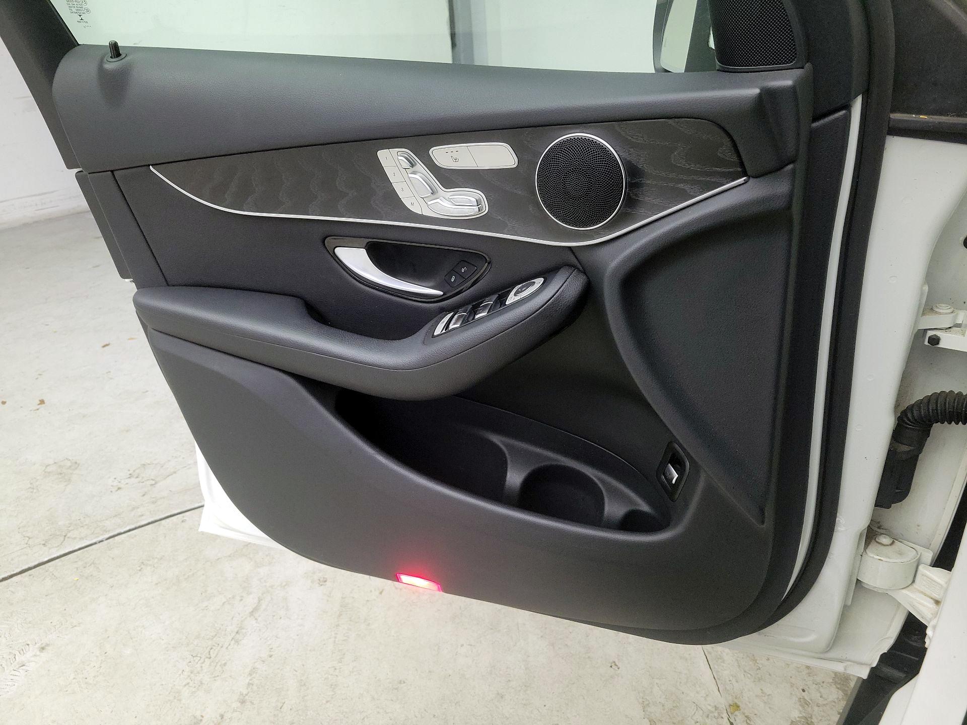 Thumbnail: 2017 Mercedes-Benz GLC - 12