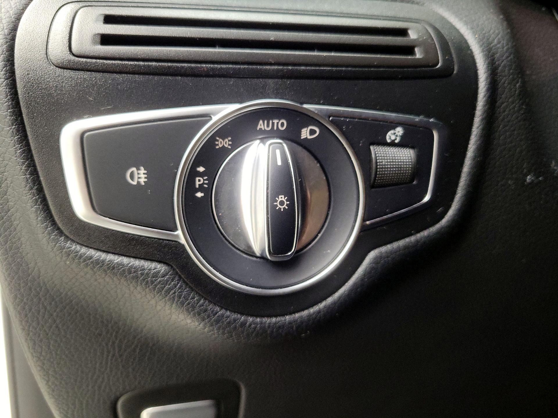 Thumbnail: 2017 Mercedes-Benz GLC - 13