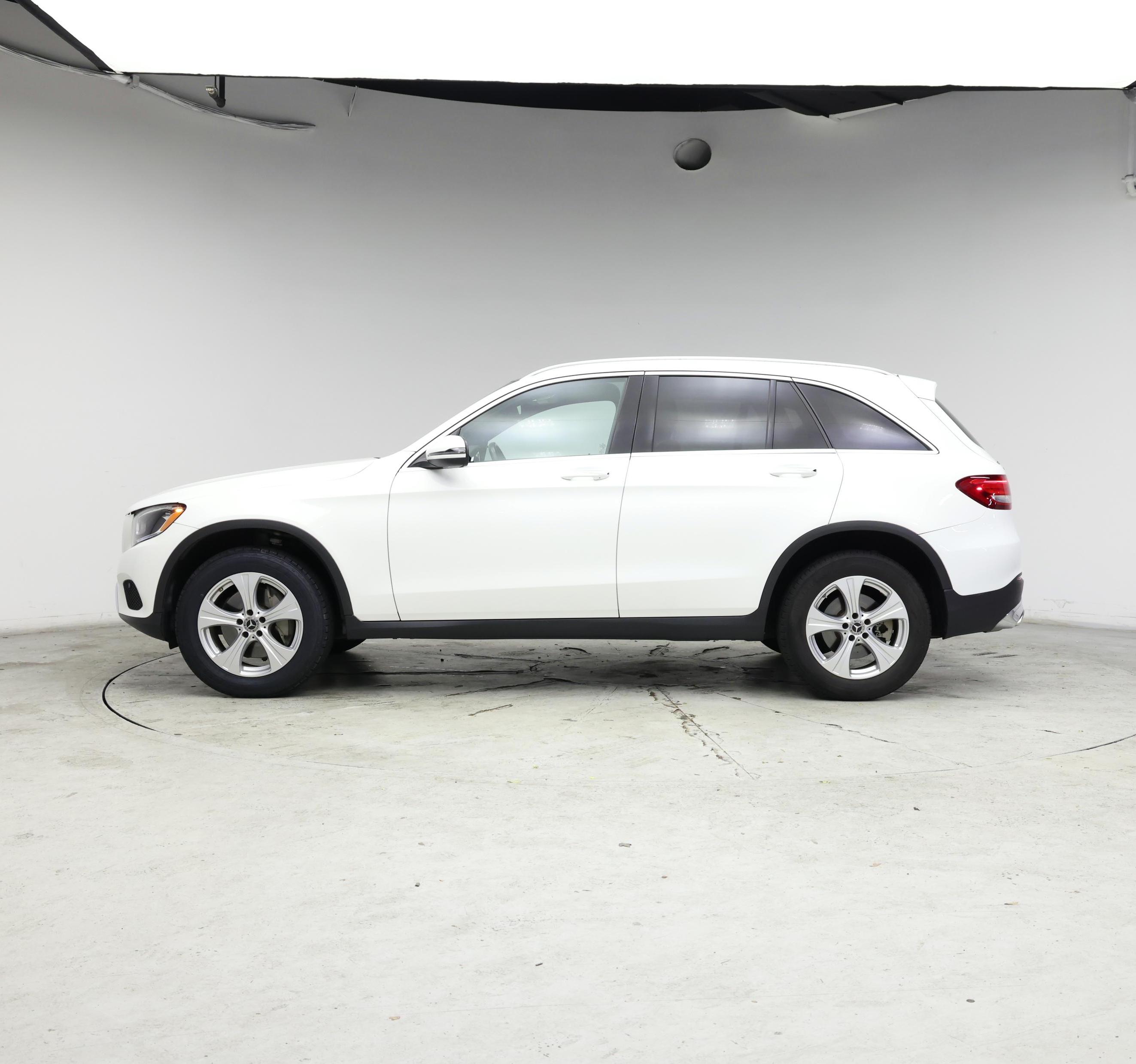 Thumbnail: 2017 Mercedes-Benz GLC - 3