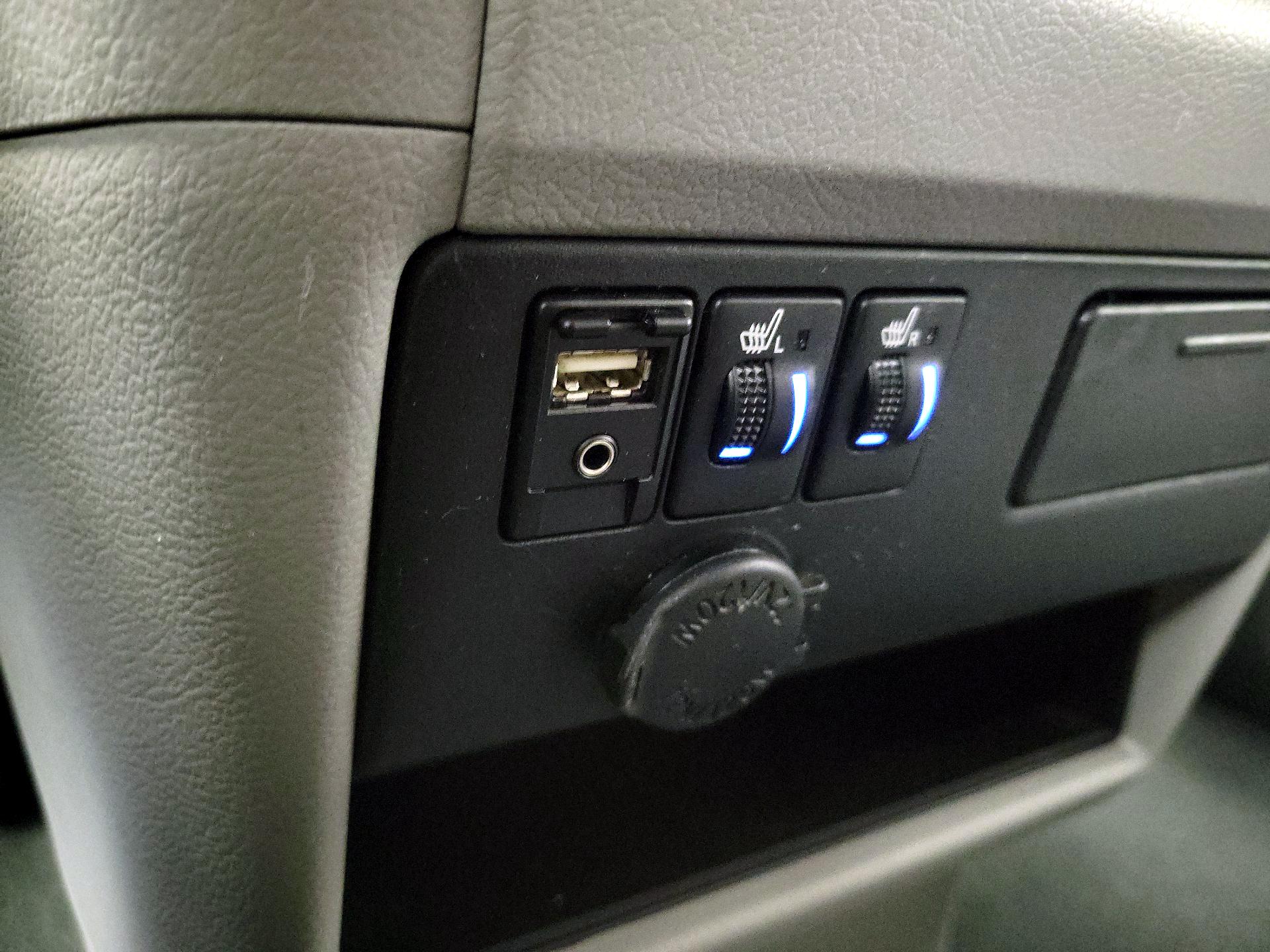 Thumbnail: 2017 Toyota Sienna - 18