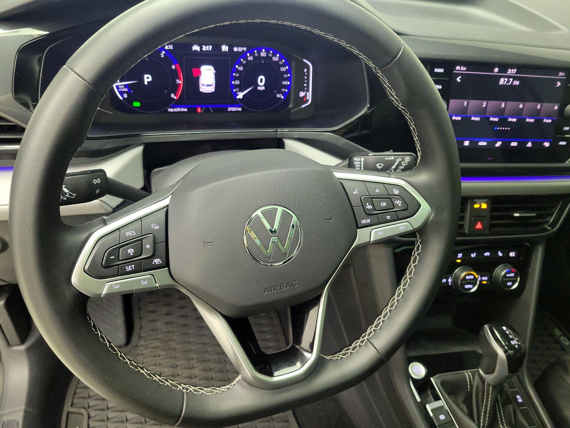 Thumbnail: 2023 Volkswagen Taos - 10