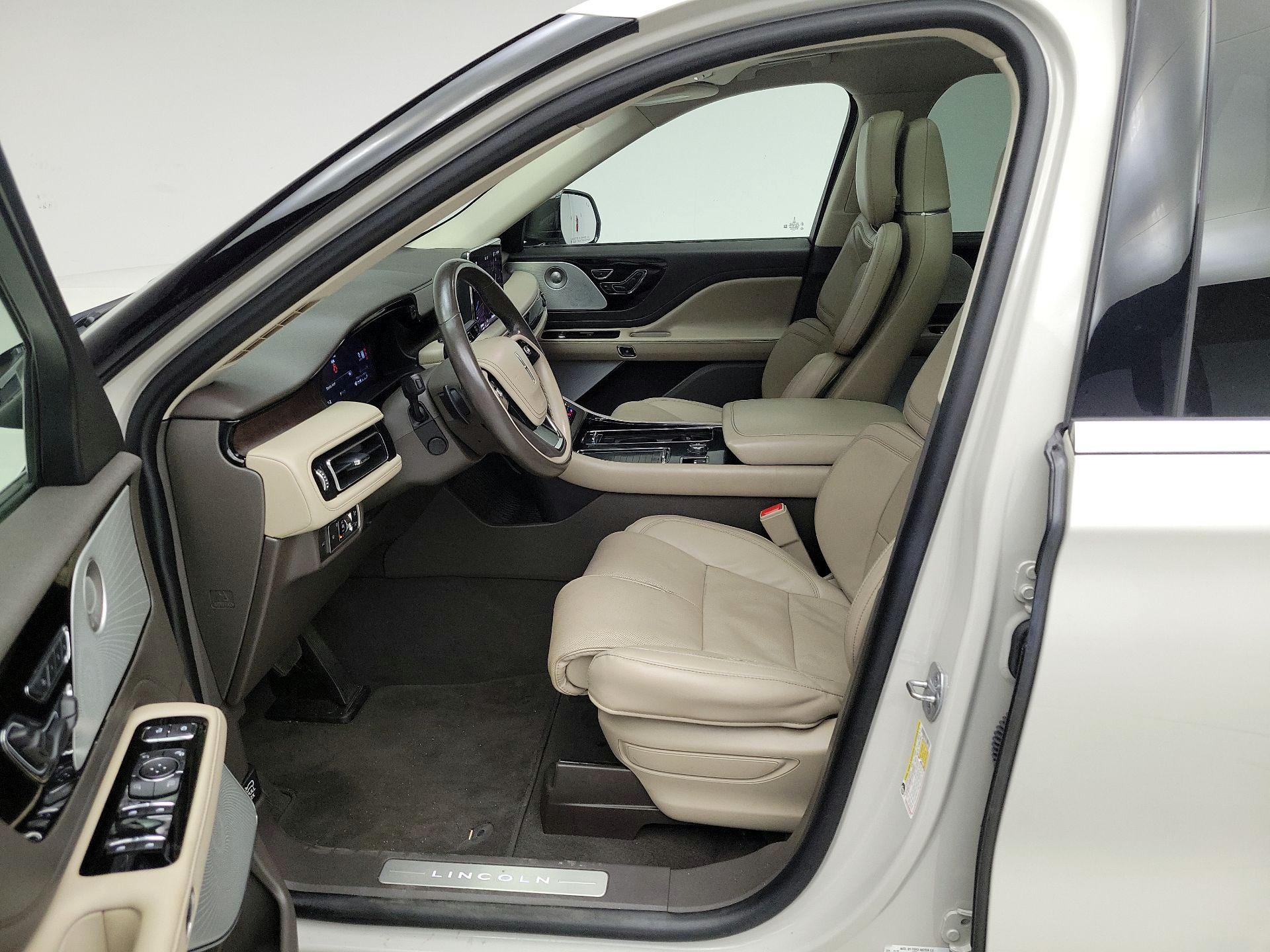 Thumbnail: 2022 Lincoln Aviator - 9