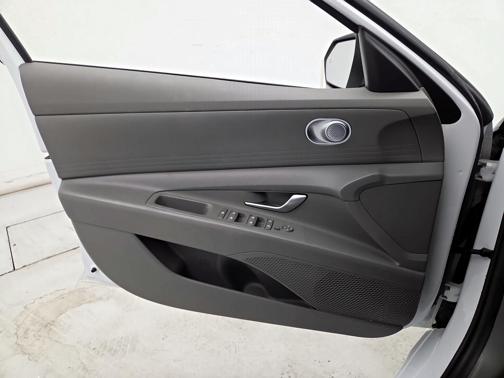 Thumbnail: 2024 Hyundai Elantra - 12