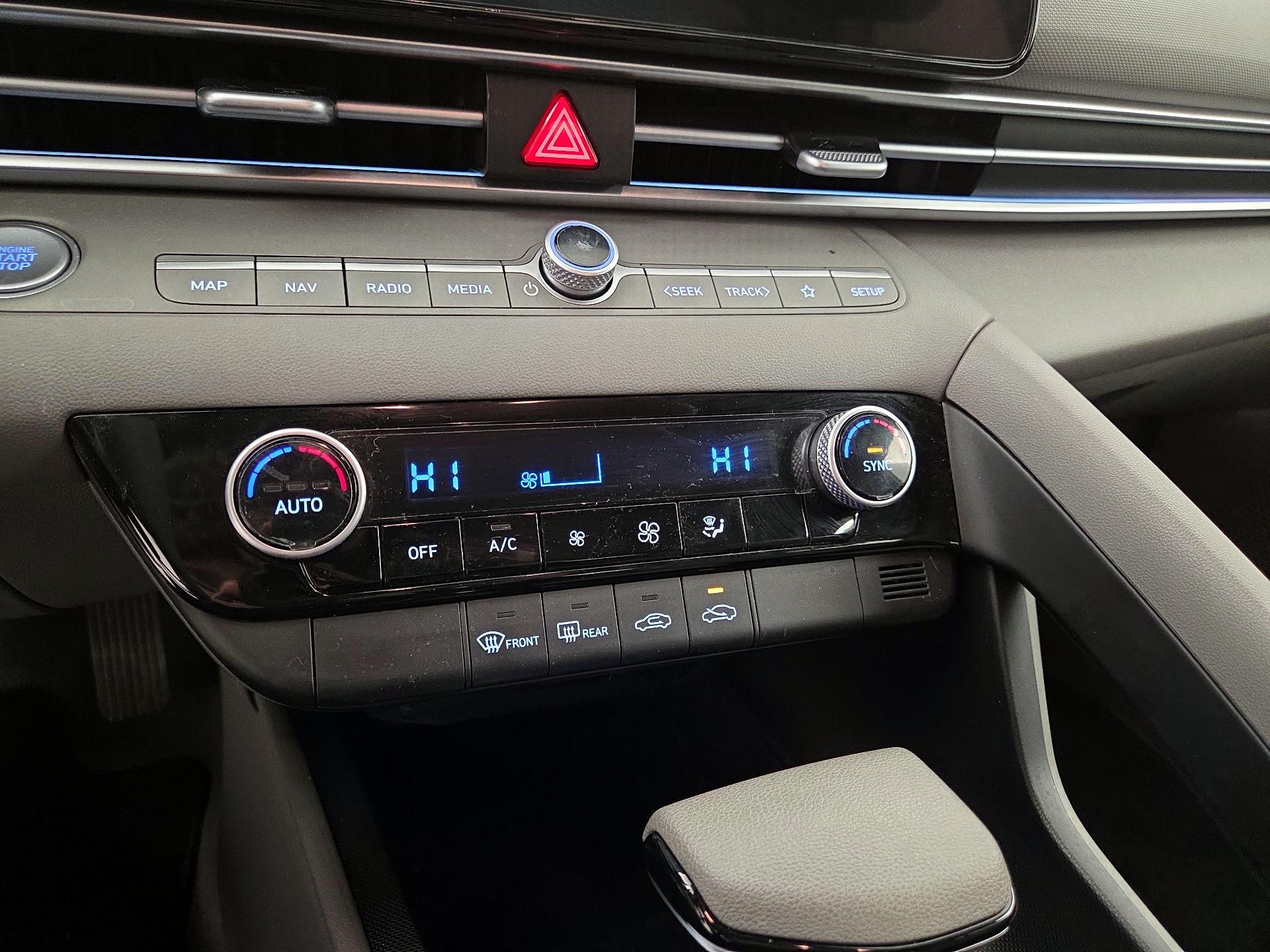 Thumbnail: 2024 Hyundai Elantra - 17