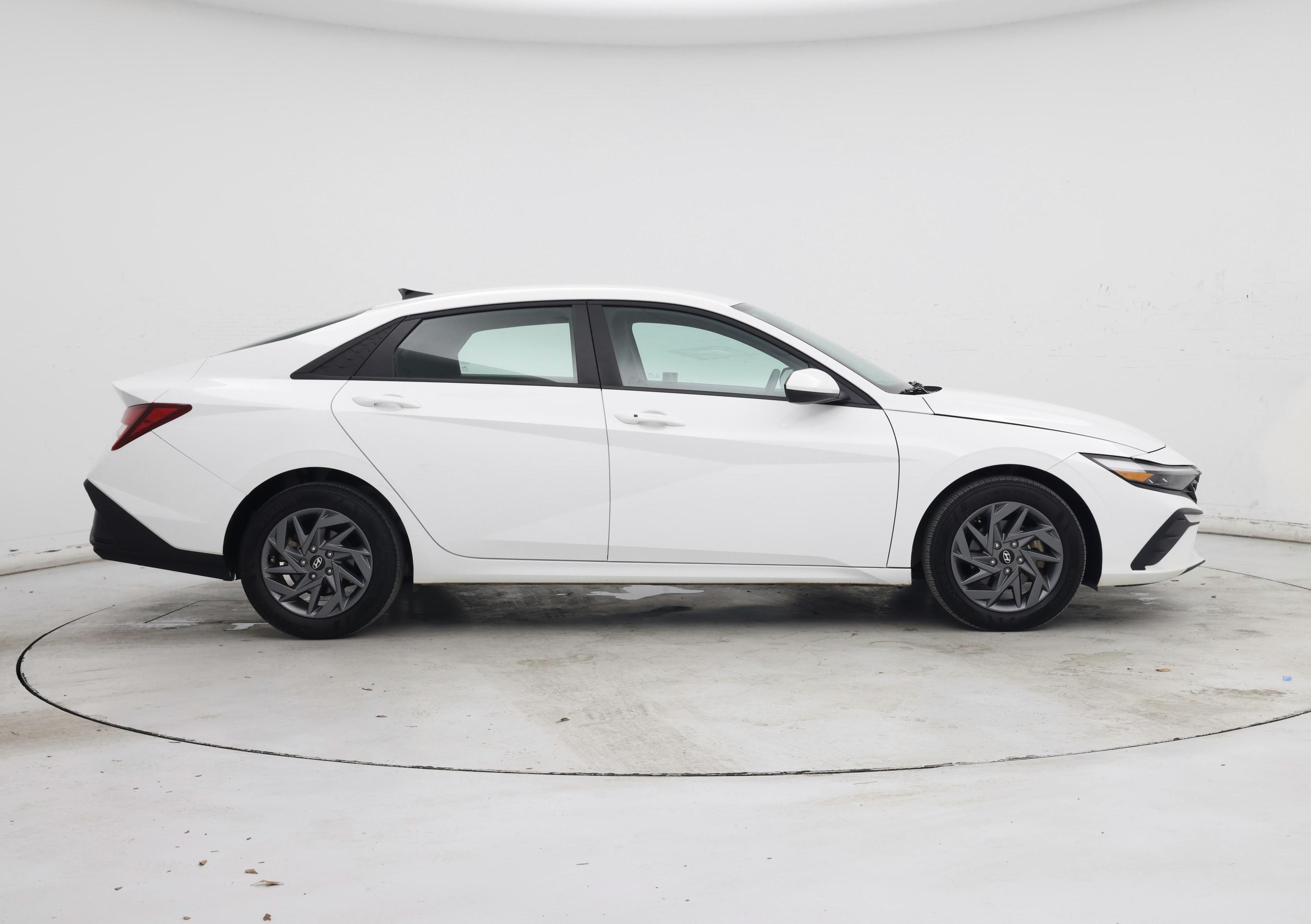 Thumbnail: 2024 Hyundai Elantra - 7