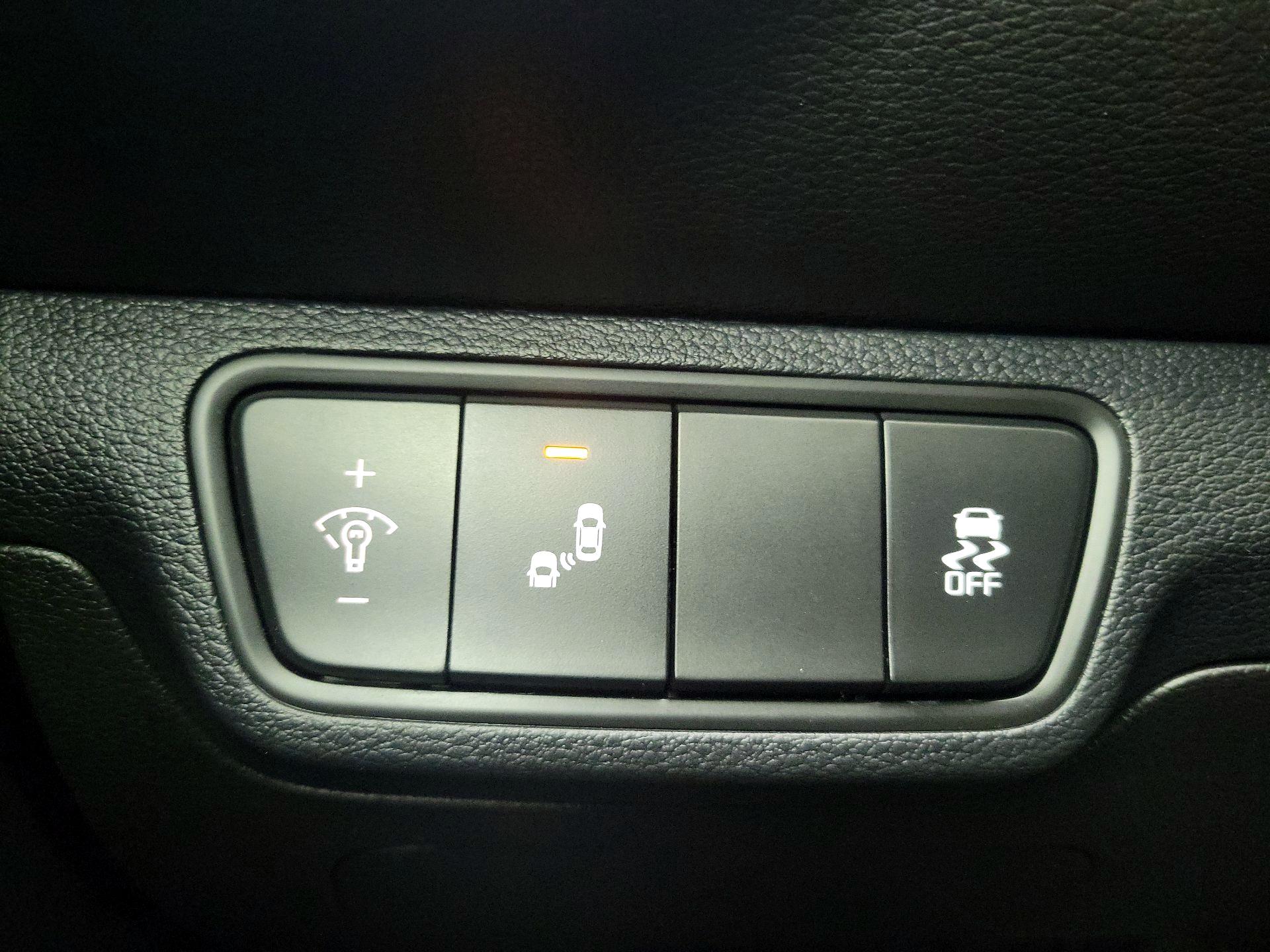 Thumbnail: 2023 Kia Forte - 13