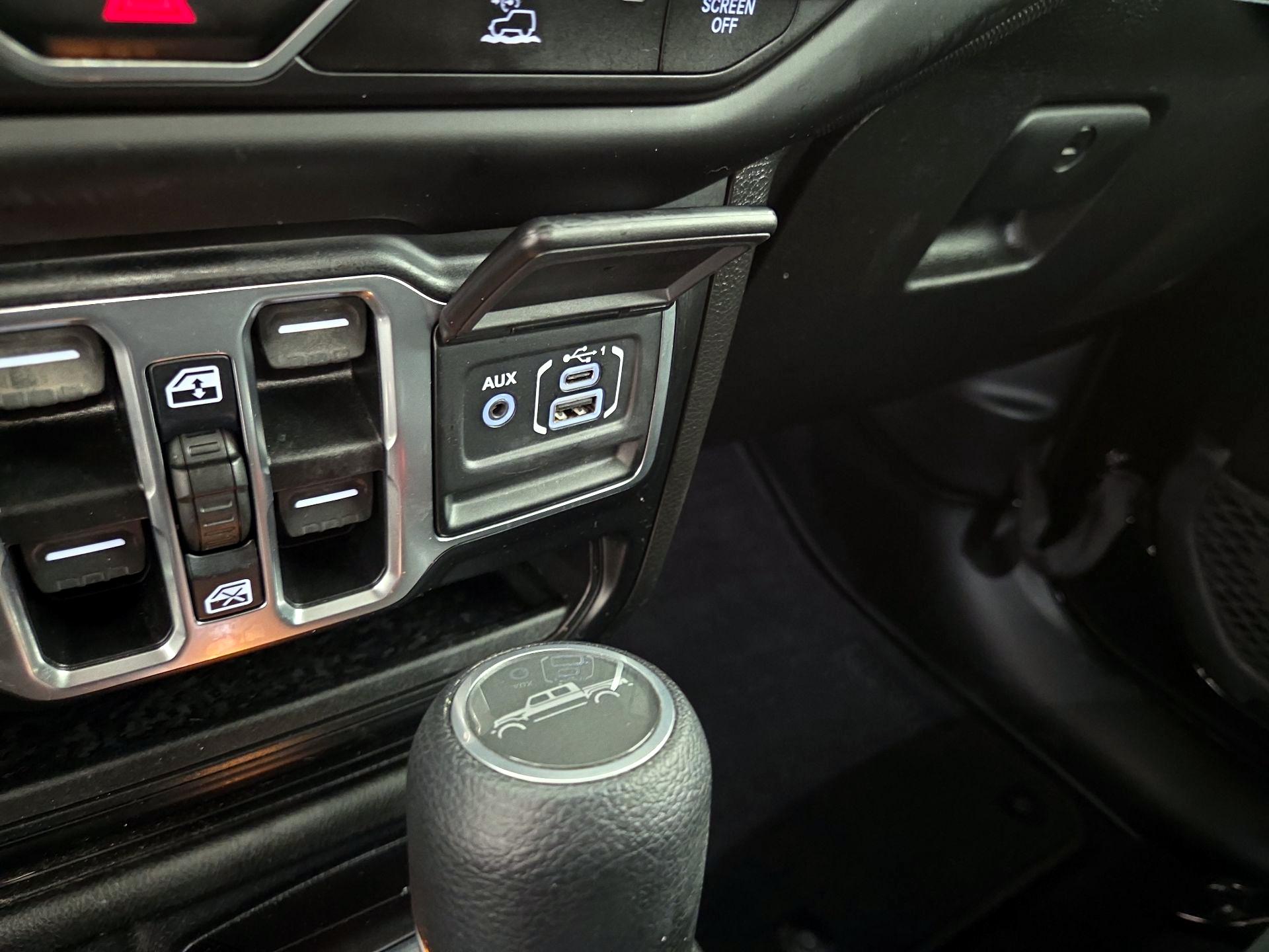 Thumbnail: 2021 Jeep Gladiator - 18