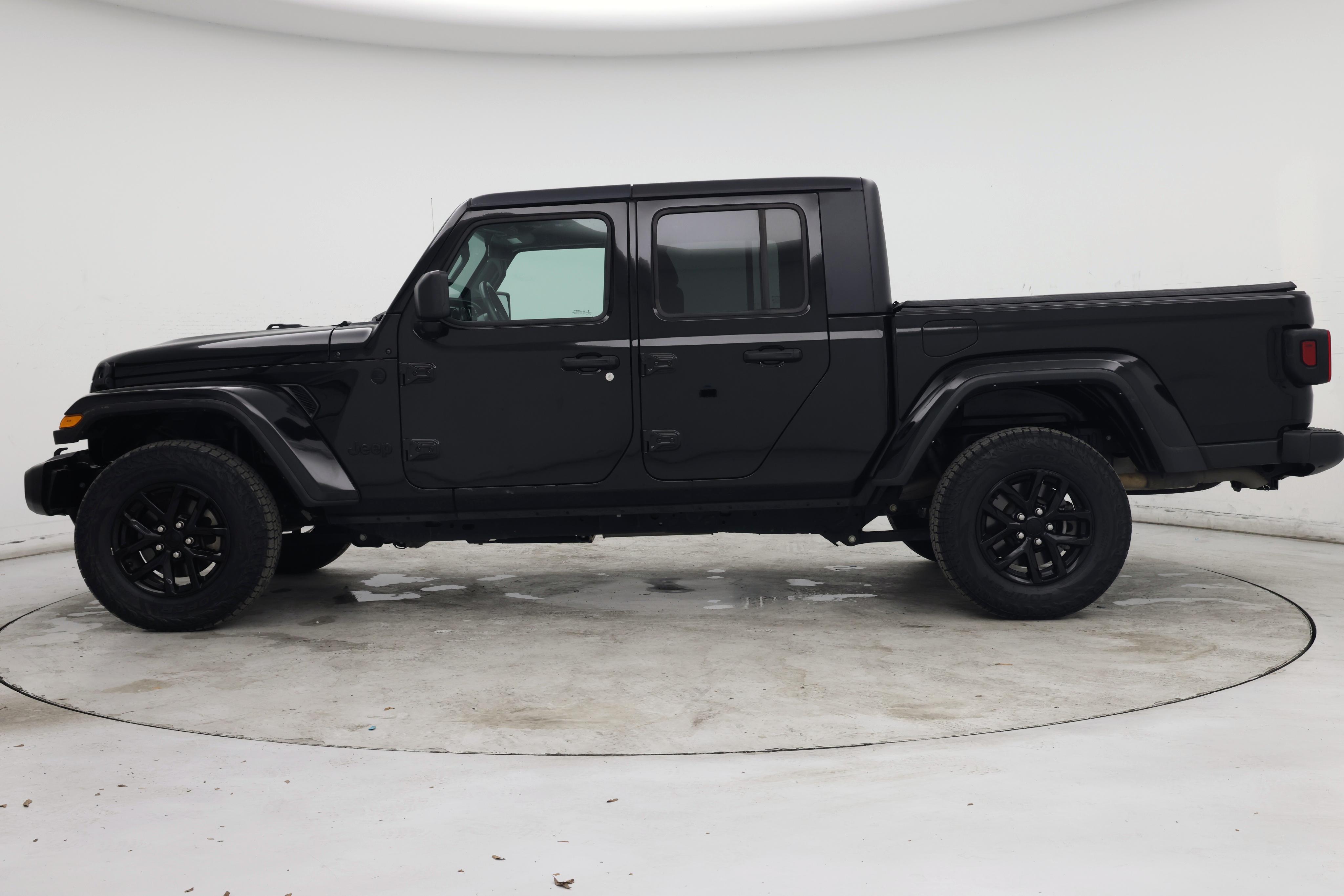 Thumbnail: 2021 Jeep Gladiator - 3