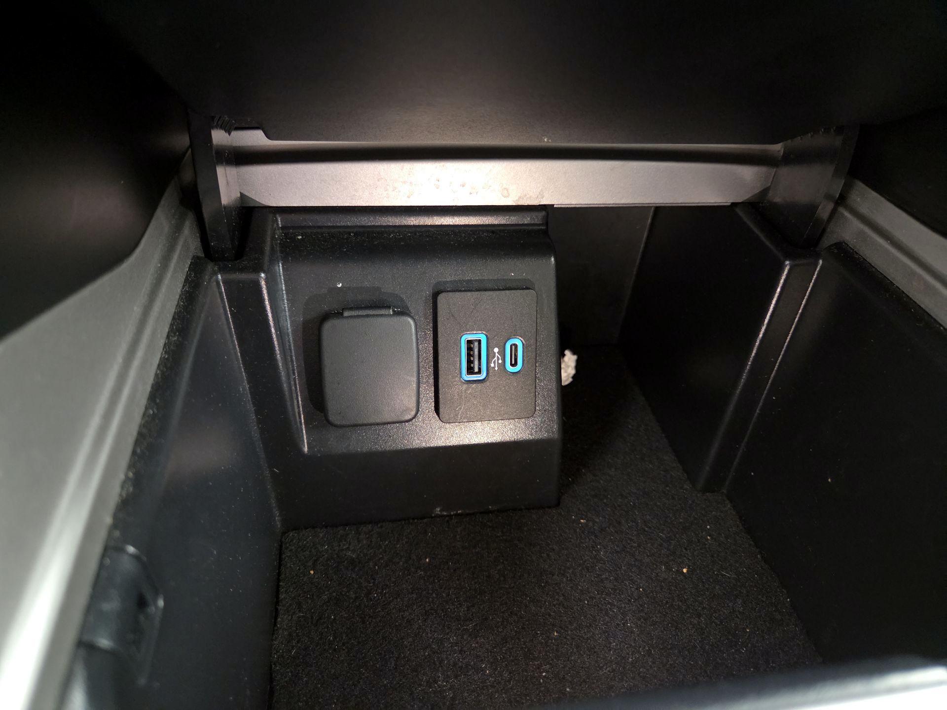 Thumbnail: 2023 Ford Explorer - 18