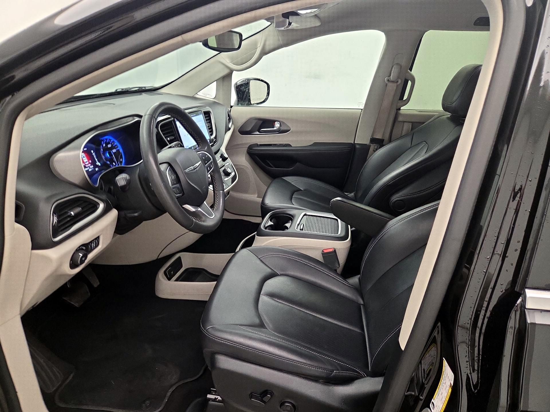 Thumbnail: 2024 Chrysler Pacifica - 11