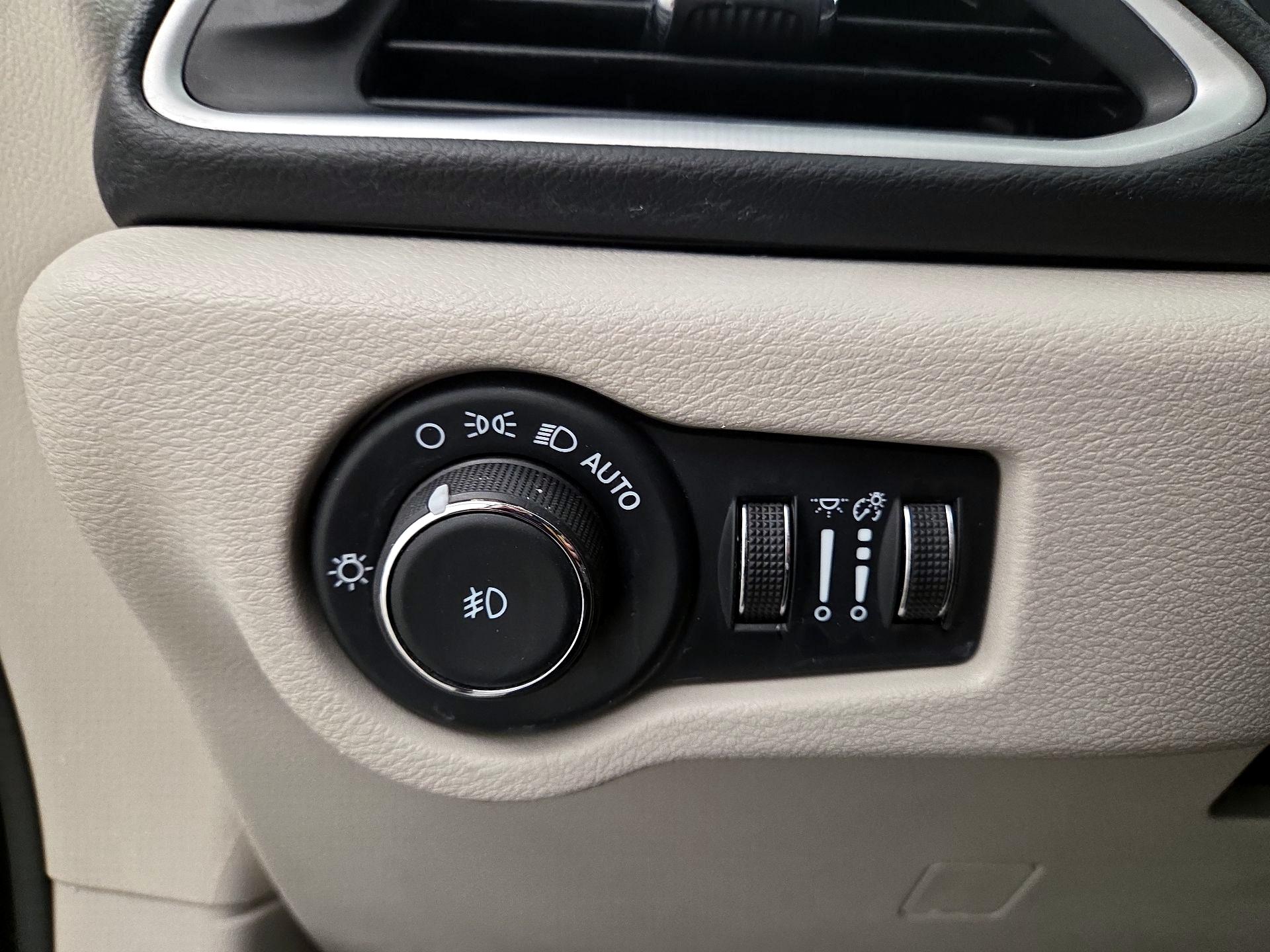 Thumbnail: 2024 Chrysler Pacifica - 13