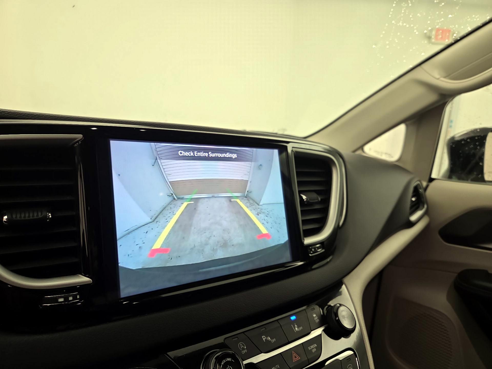 Thumbnail: 2024 Chrysler Pacifica - 14