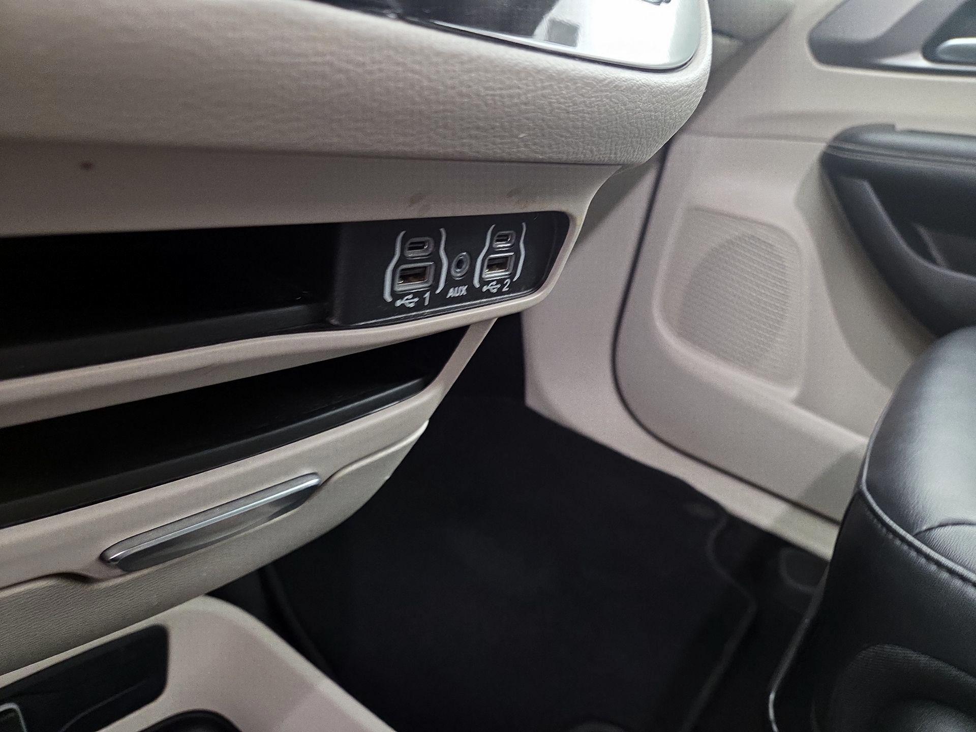 Thumbnail: 2024 Chrysler Pacifica - 18