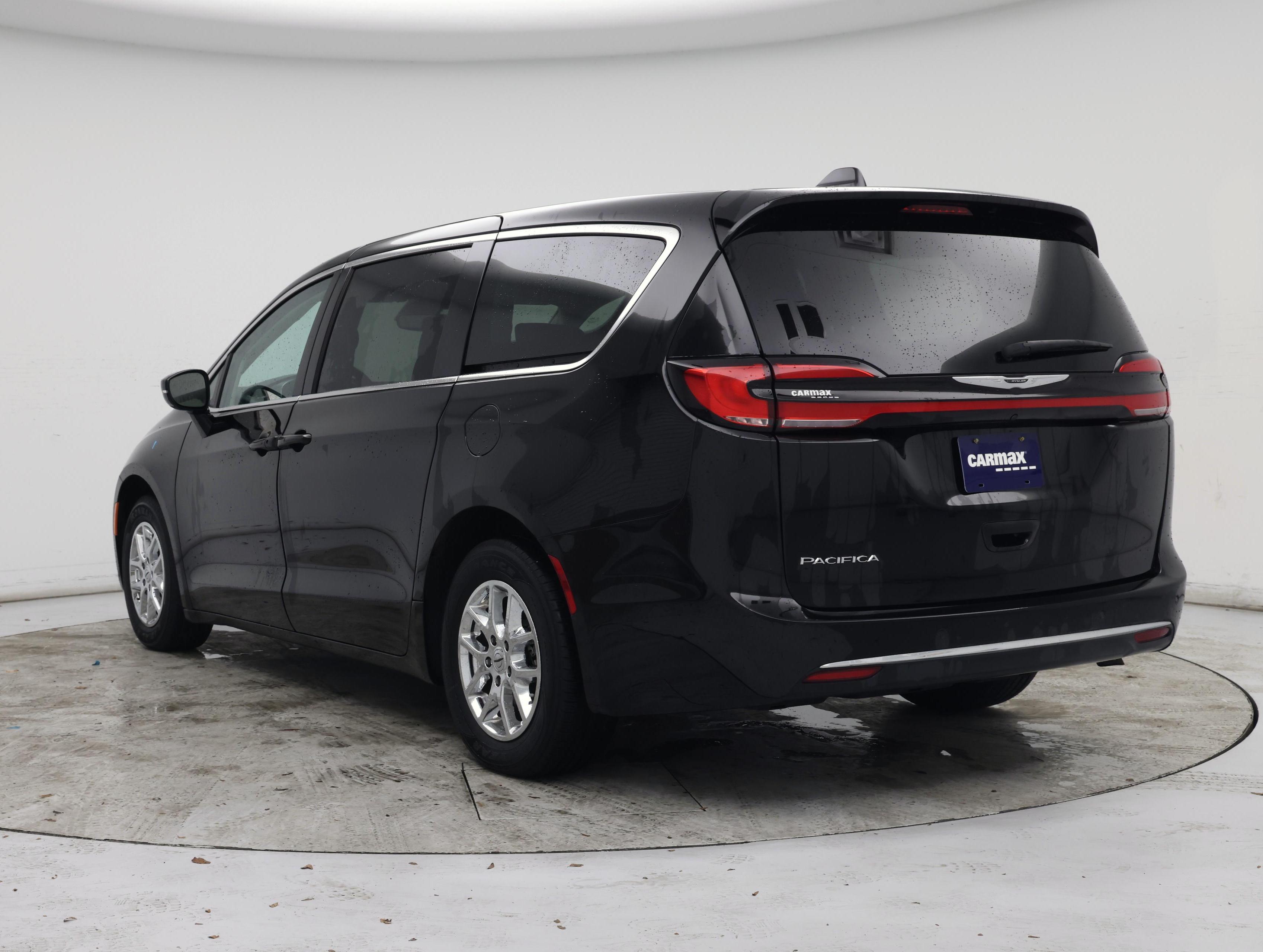 Thumbnail: 2024 Chrysler Pacifica - 2