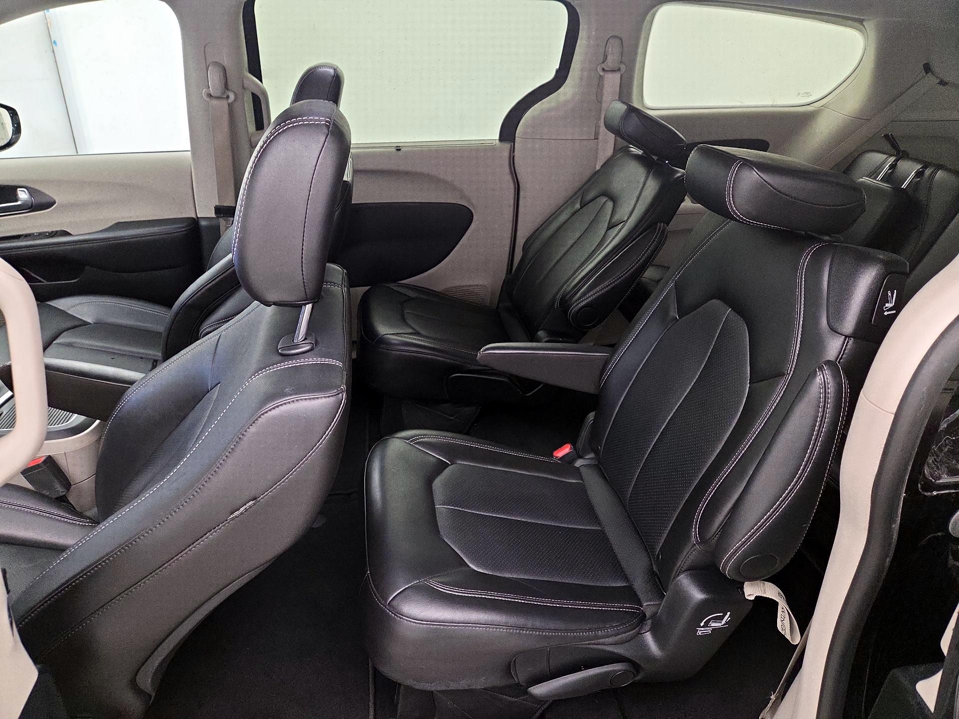 Thumbnail: 2024 Chrysler Pacifica - 19