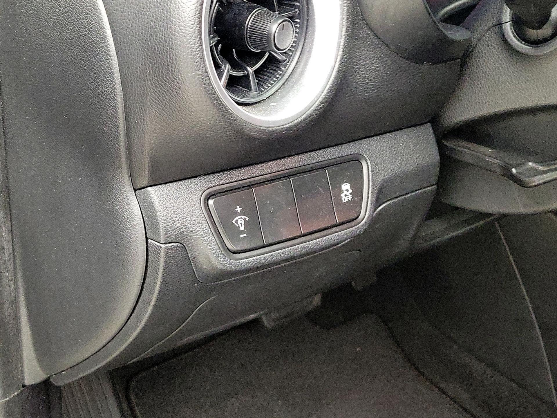 Thumbnail: 2023 Kia Forte - 13