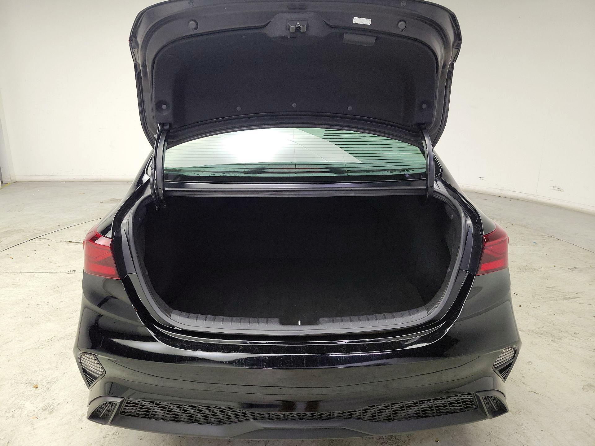 Thumbnail: 2023 Kia Forte - 20