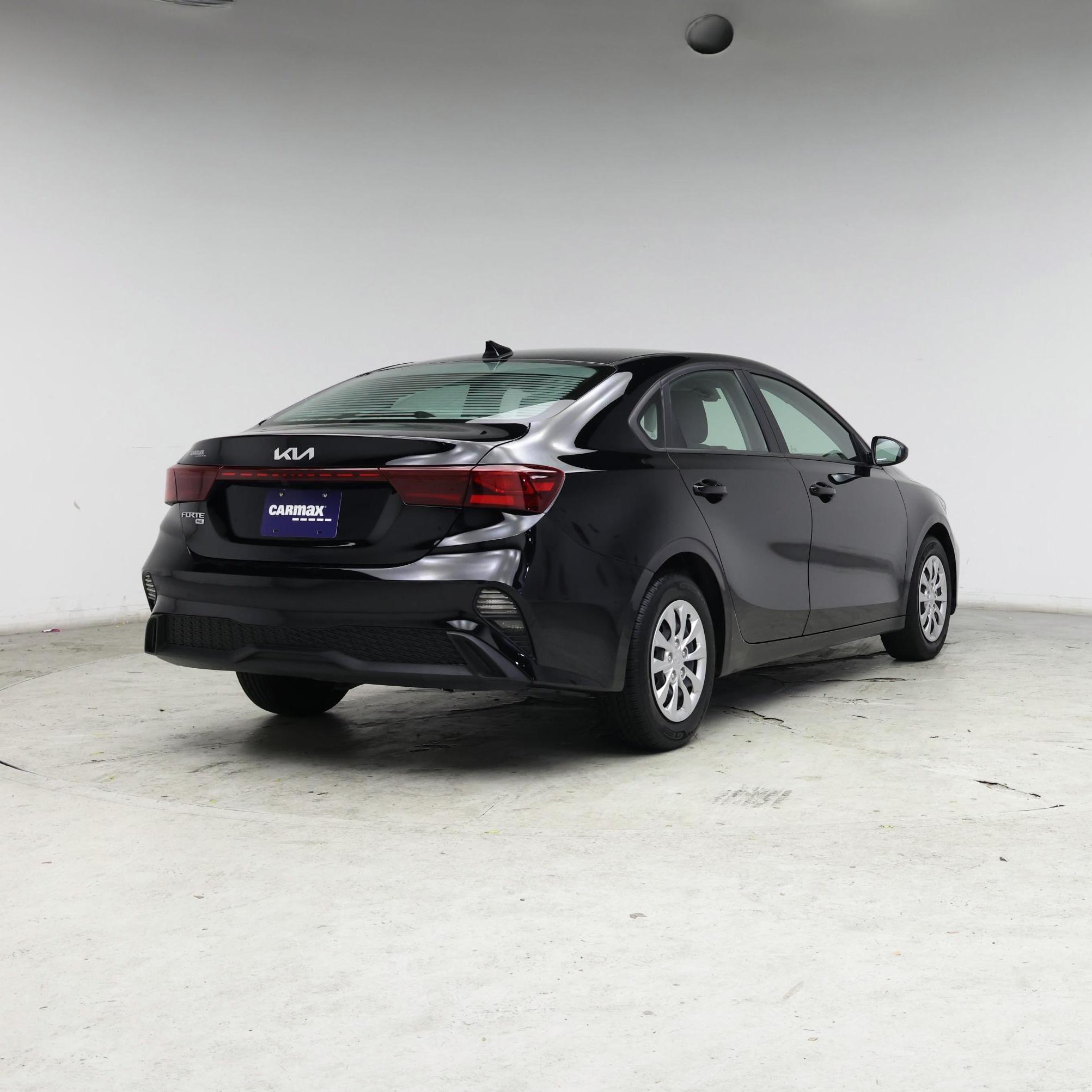 Thumbnail: 2023 Kia Forte - 8