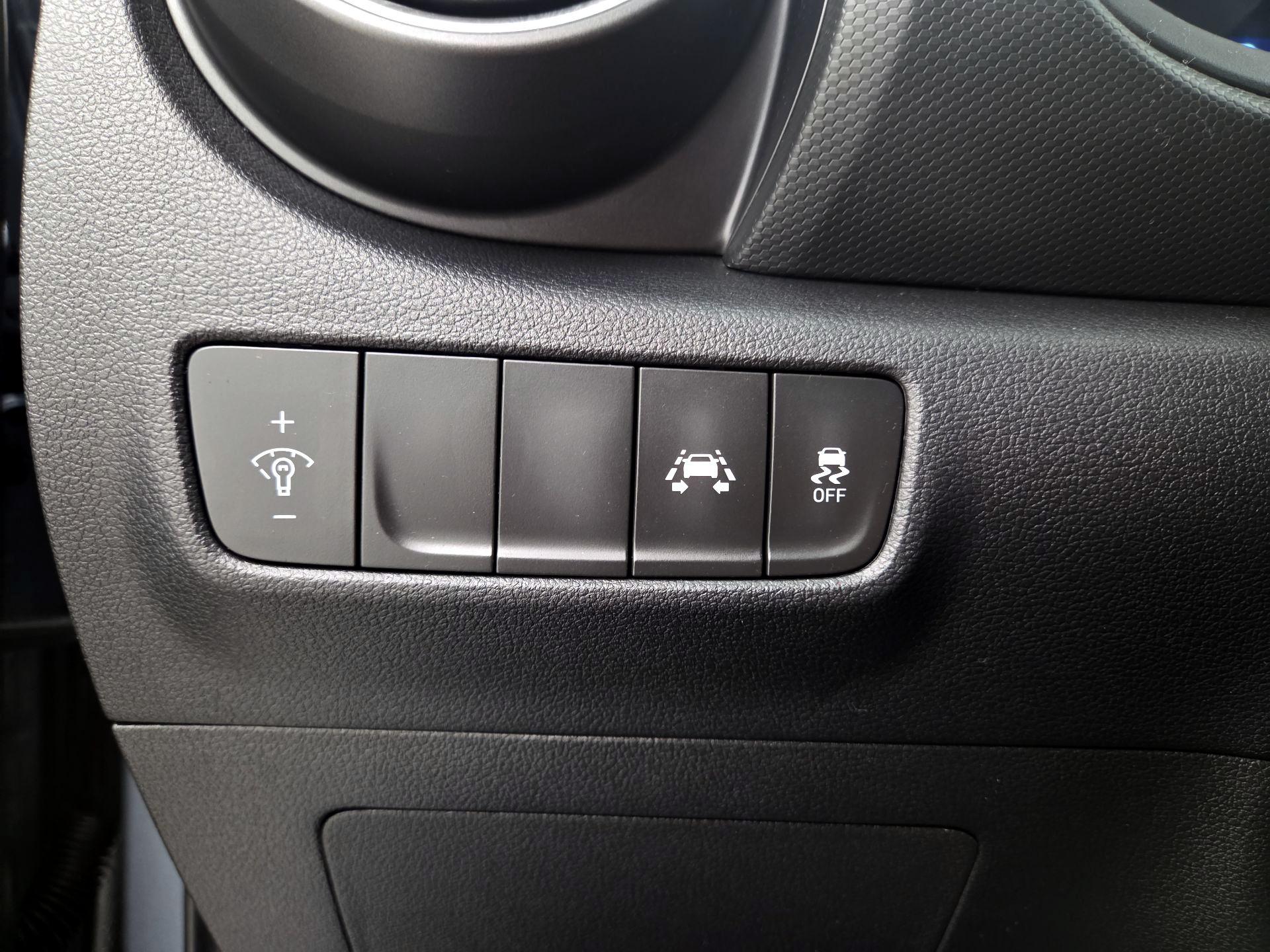 Thumbnail: 2021 Hyundai Kona - 13