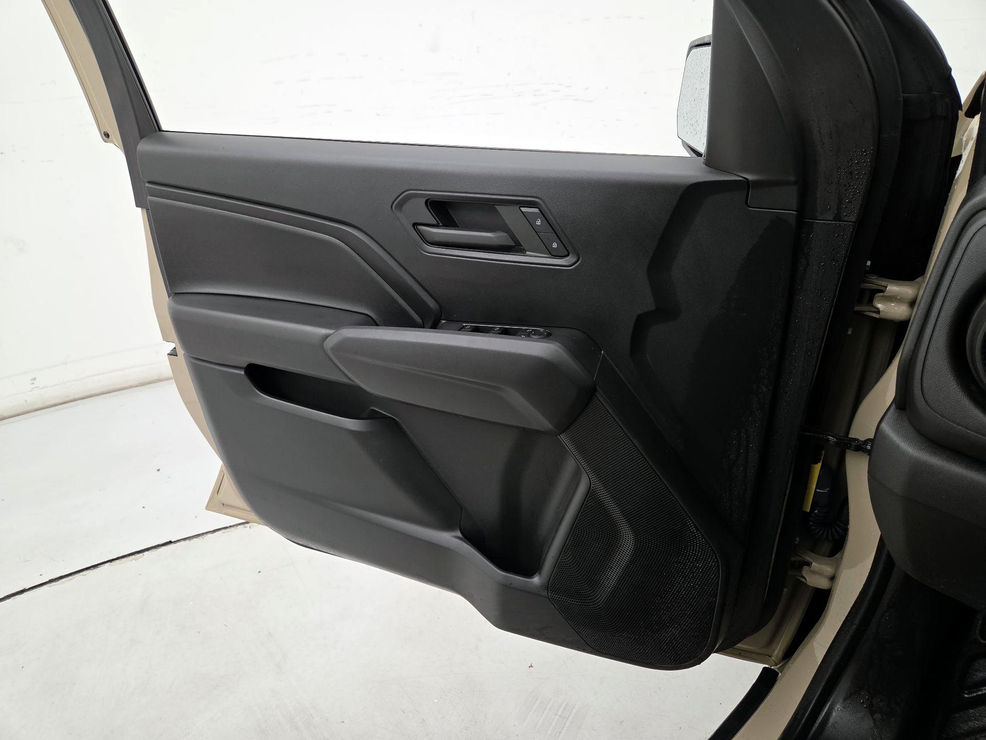 Thumbnail: 2023 Chevrolet Colorado - 12