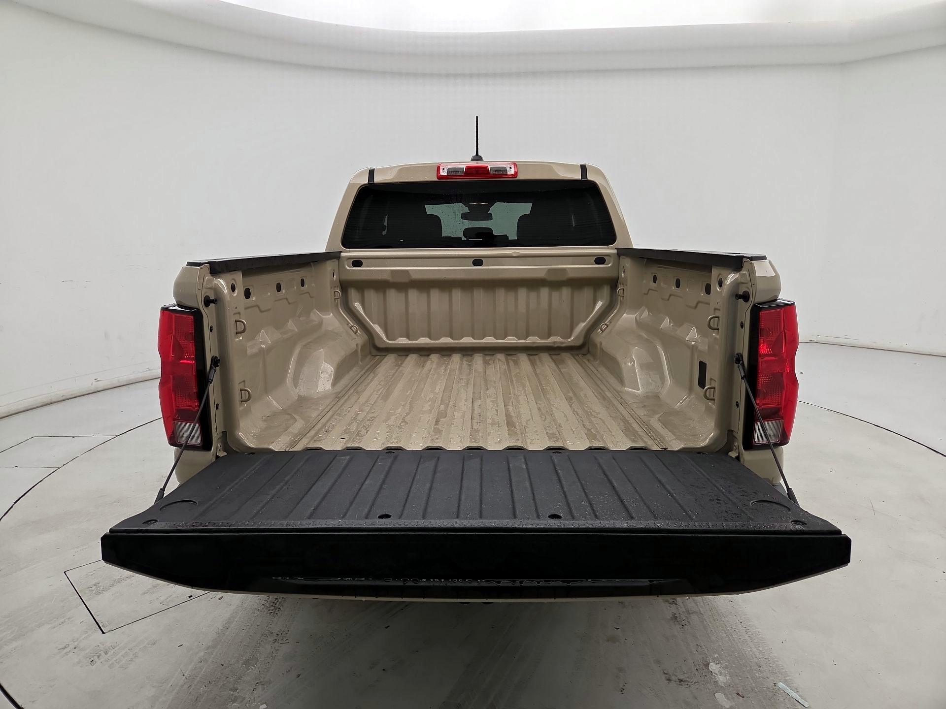 Thumbnail: 2023 Chevrolet Colorado - 19