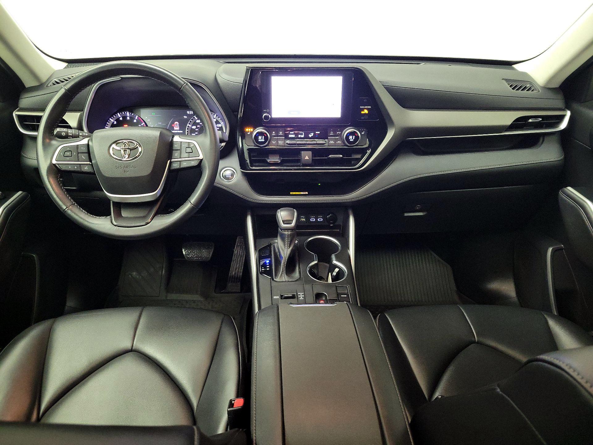 Thumbnail: 2023 Toyota Highlander - 9