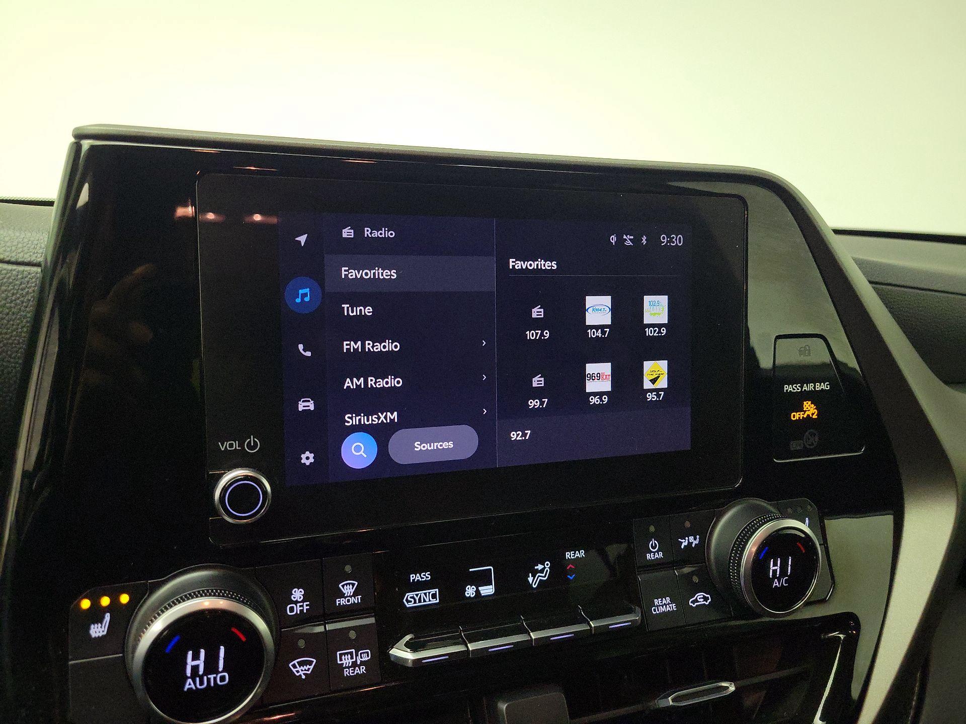 Thumbnail: 2023 Toyota Highlander - 15